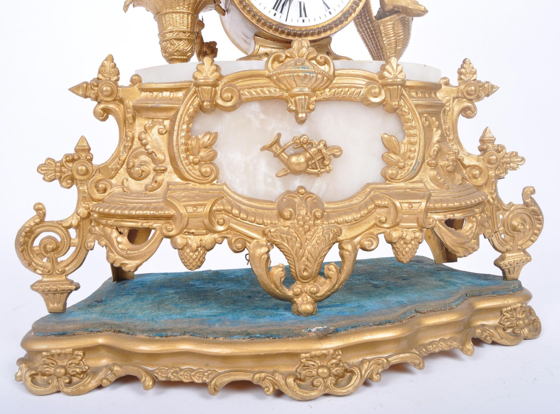 19TH CENTURY FRENCH 8 DAY GILT ORMOLU & MARBLE CLOCK - Image 5 of 10