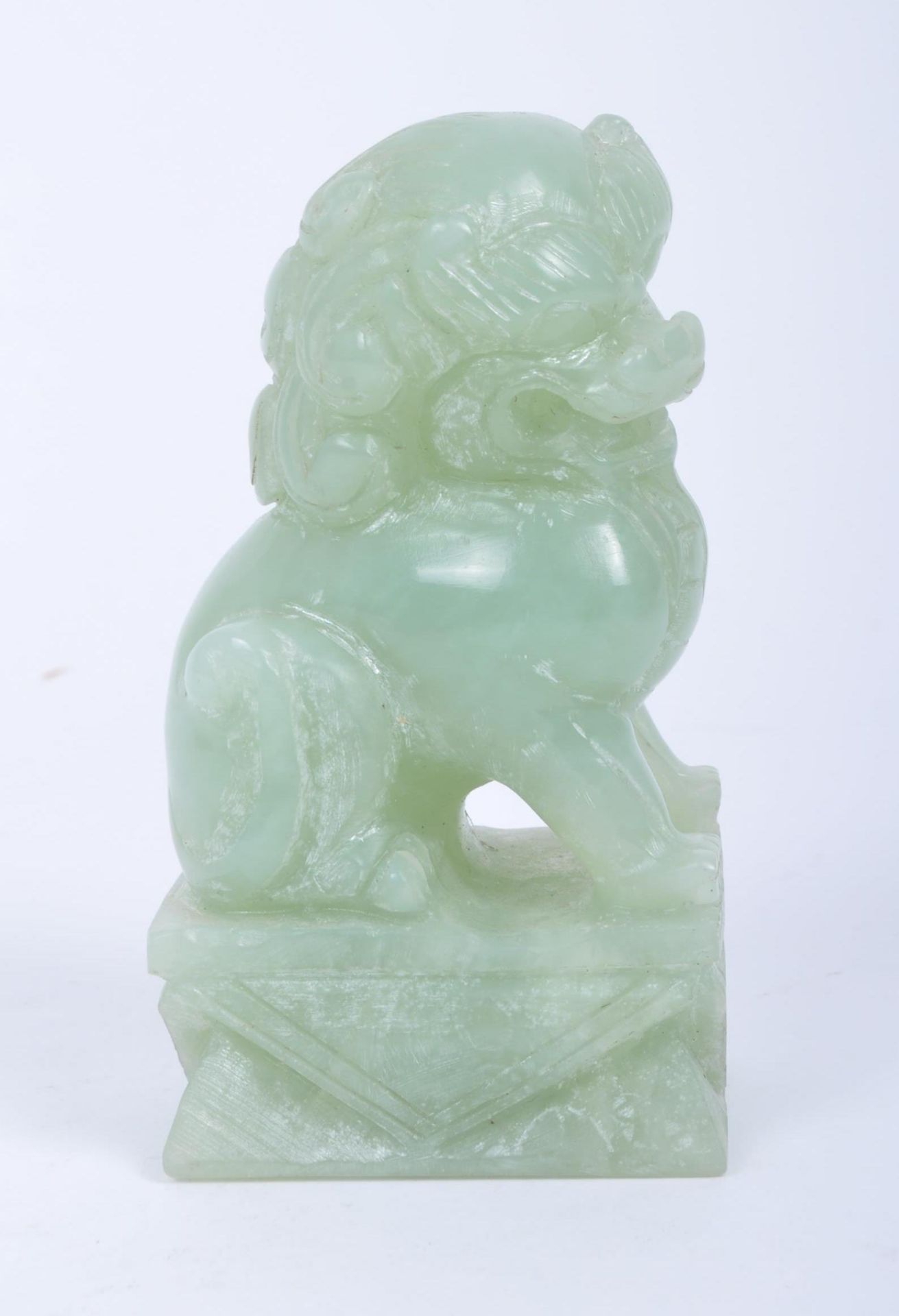 20TH CENTURY JADE DOG OF FO SCULPTURE MOUNTED ON PLINTH - Image 3 of 5