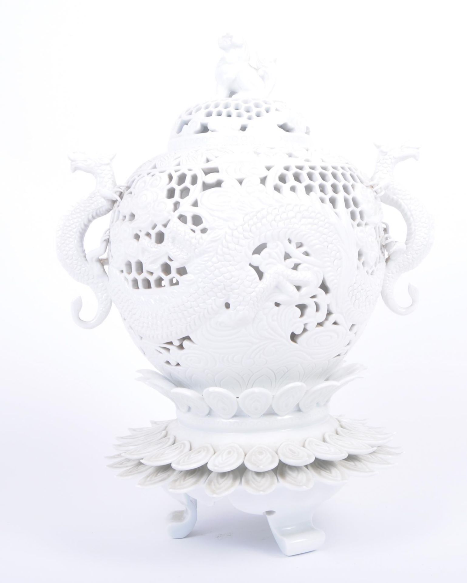 19TH CENTURY BLANC DE CHINE DRAGON & BEEHIVE VASE - Image 2 of 12