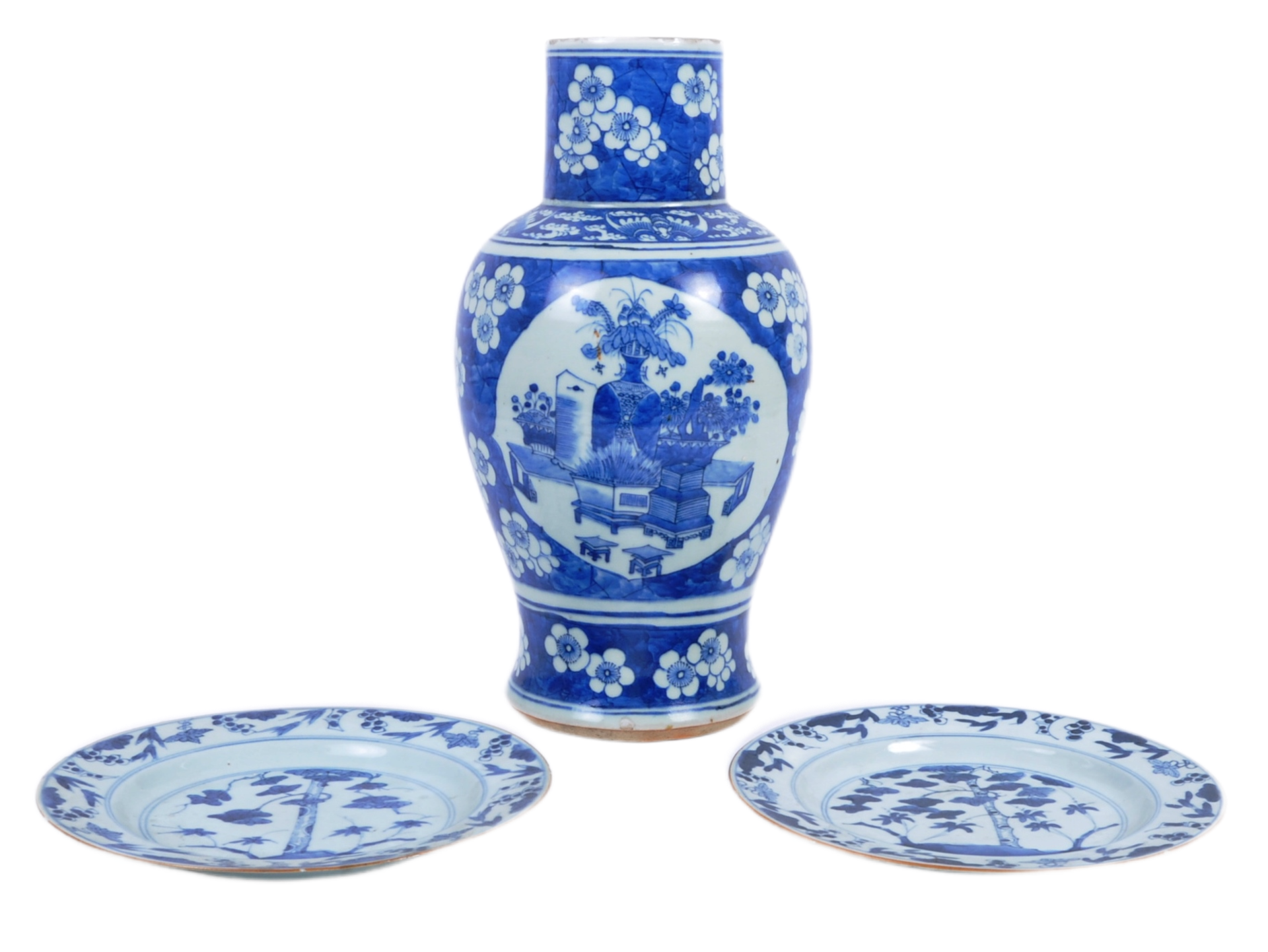 THREE 19TH CENTURY QING DYNASTY PORCELAIN & CERAMIC ITEMS