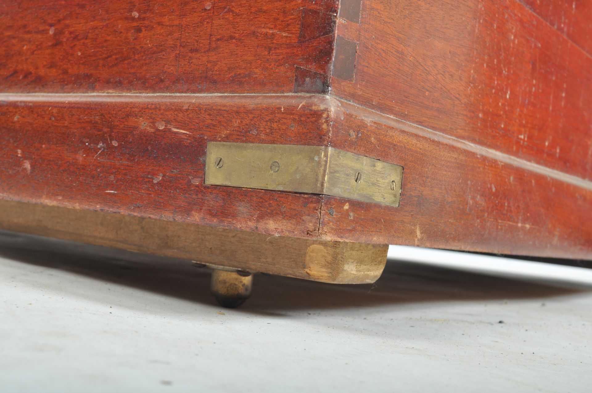 19TH CENTURY CAMPHOR WOOD CAMPAIGN CHEST / COFFER - Image 5 of 8