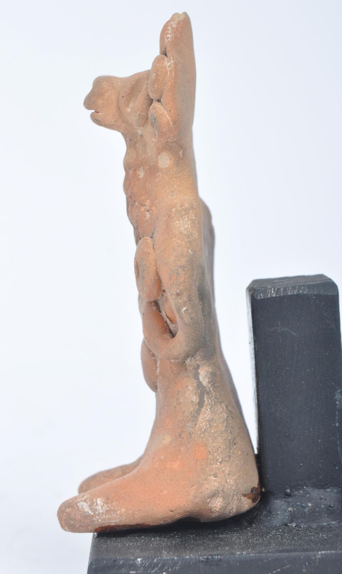 SYRO-HITTITIES TERRACOTTA FEMALE FERTILITY FIGURE - Image 4 of 4