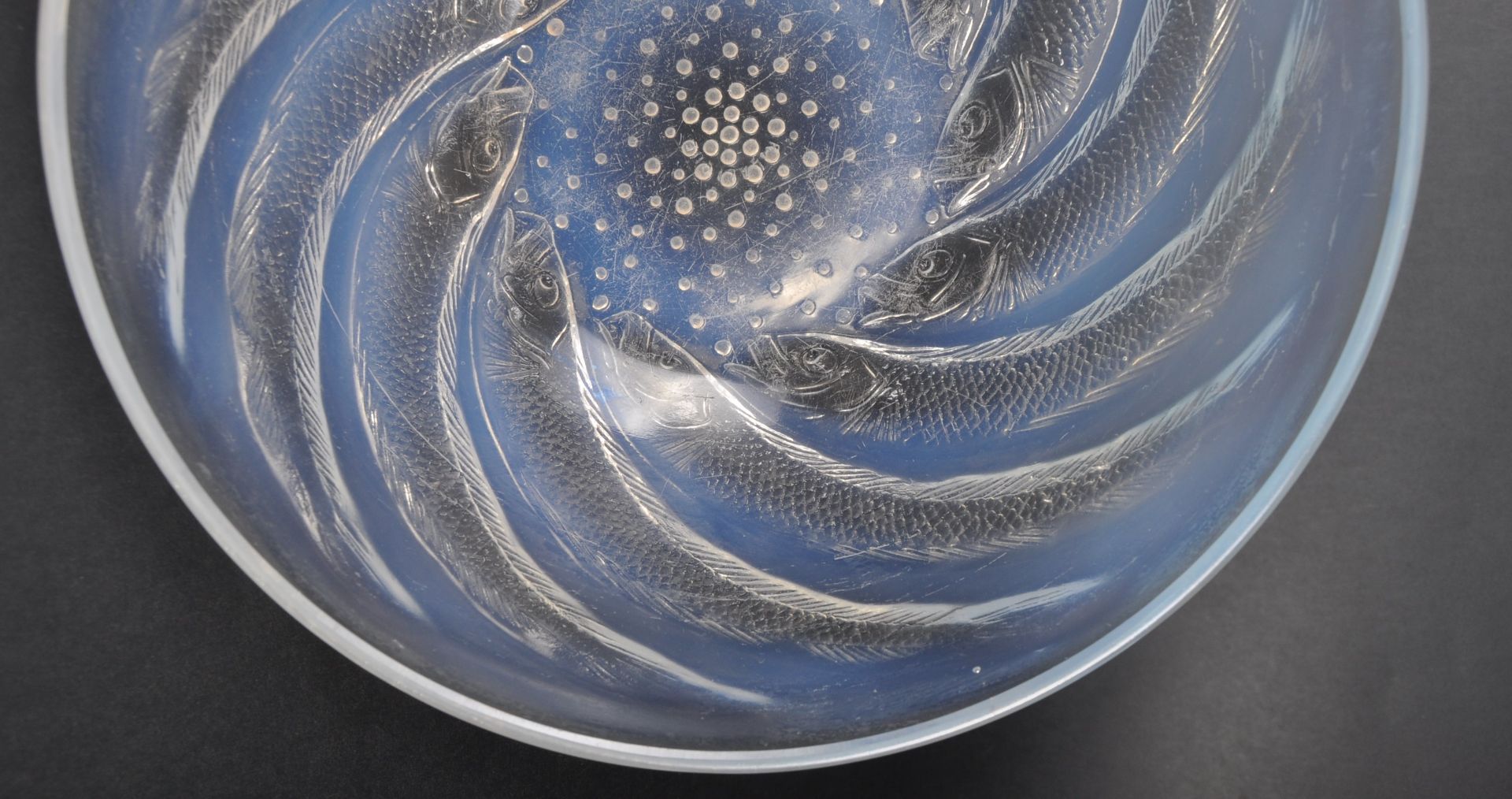RENE LALIQUE - FRENCH 1920'S OPALESCENT GLASS SARDINE DISH - Image 7 of 9