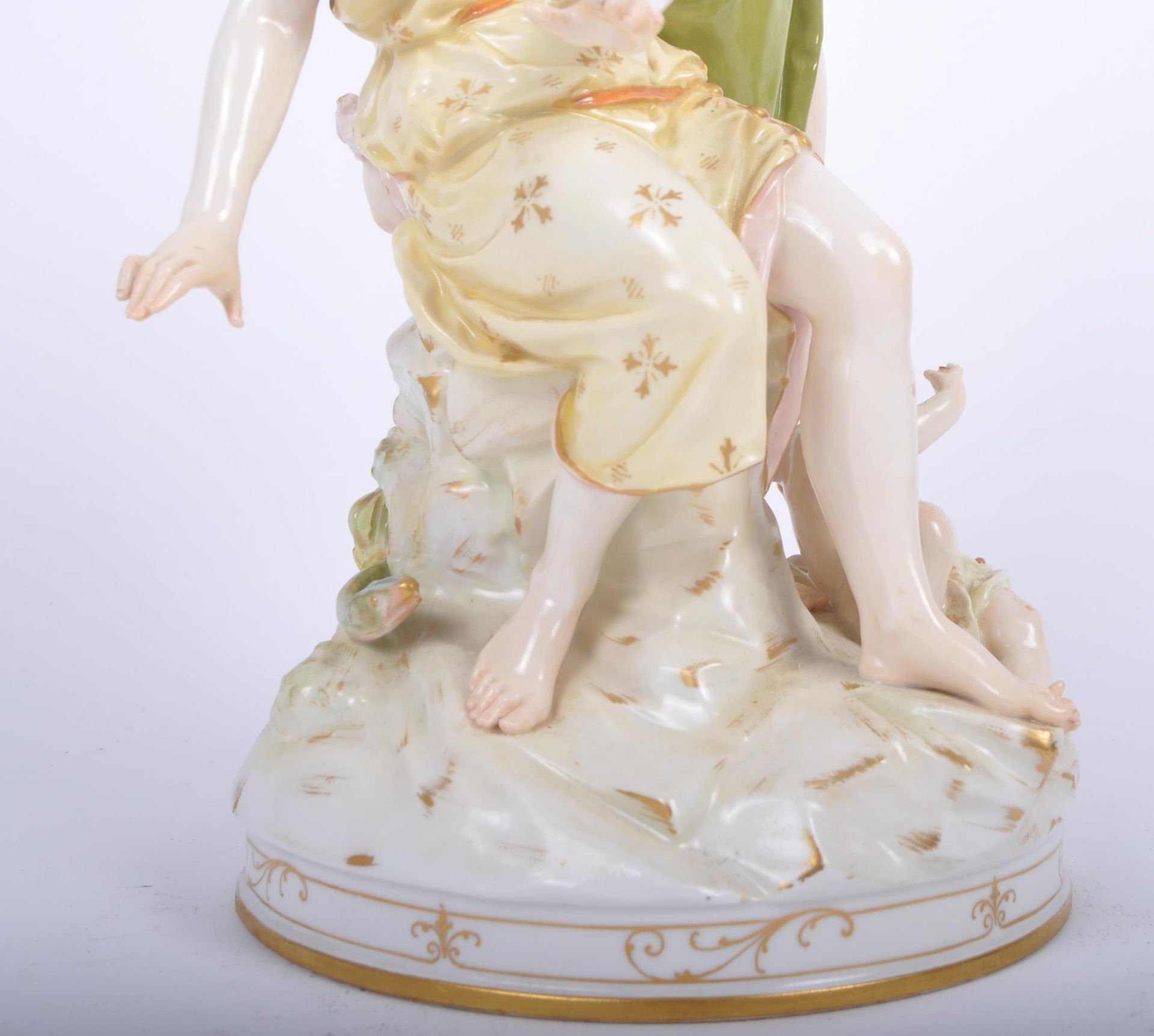 19TH CENTURY GERMAN KPM FIGURINE GROUP - Image 5 of 9