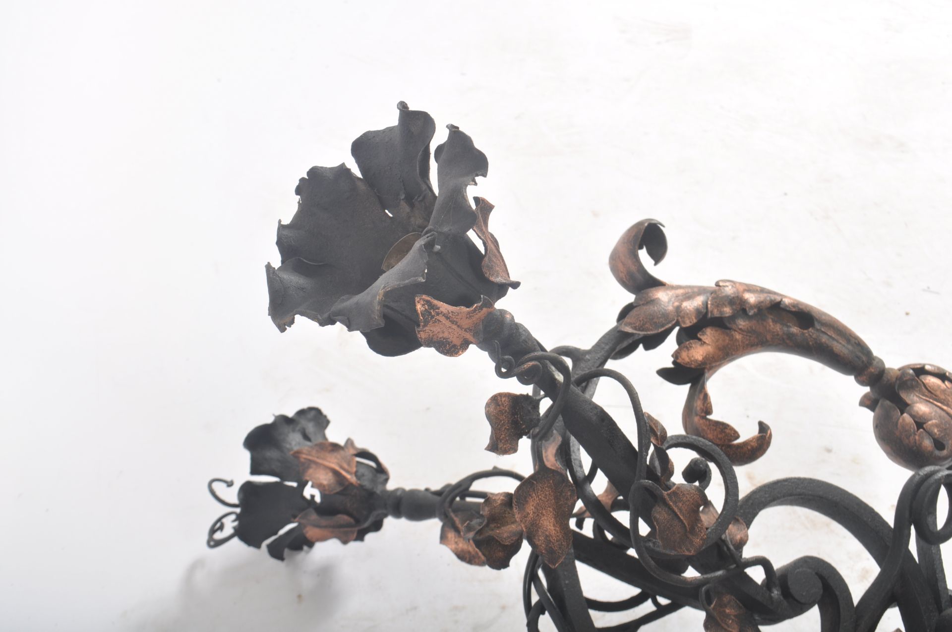PAIR OF ARTS & CRAFTS MANNER WROUGHT IRON & COPPER WALL LIGHTS - Image 5 of 8
