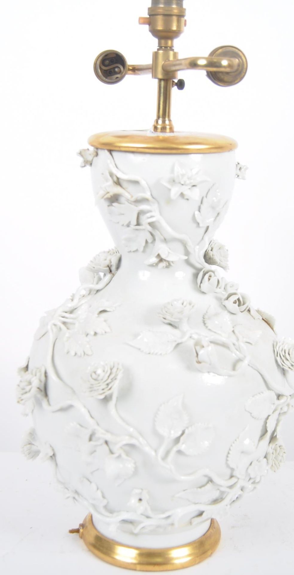 18TH CENTURY BLANC DE CHINE DEHUA VASE TABLE LAMP - Image 3 of 7