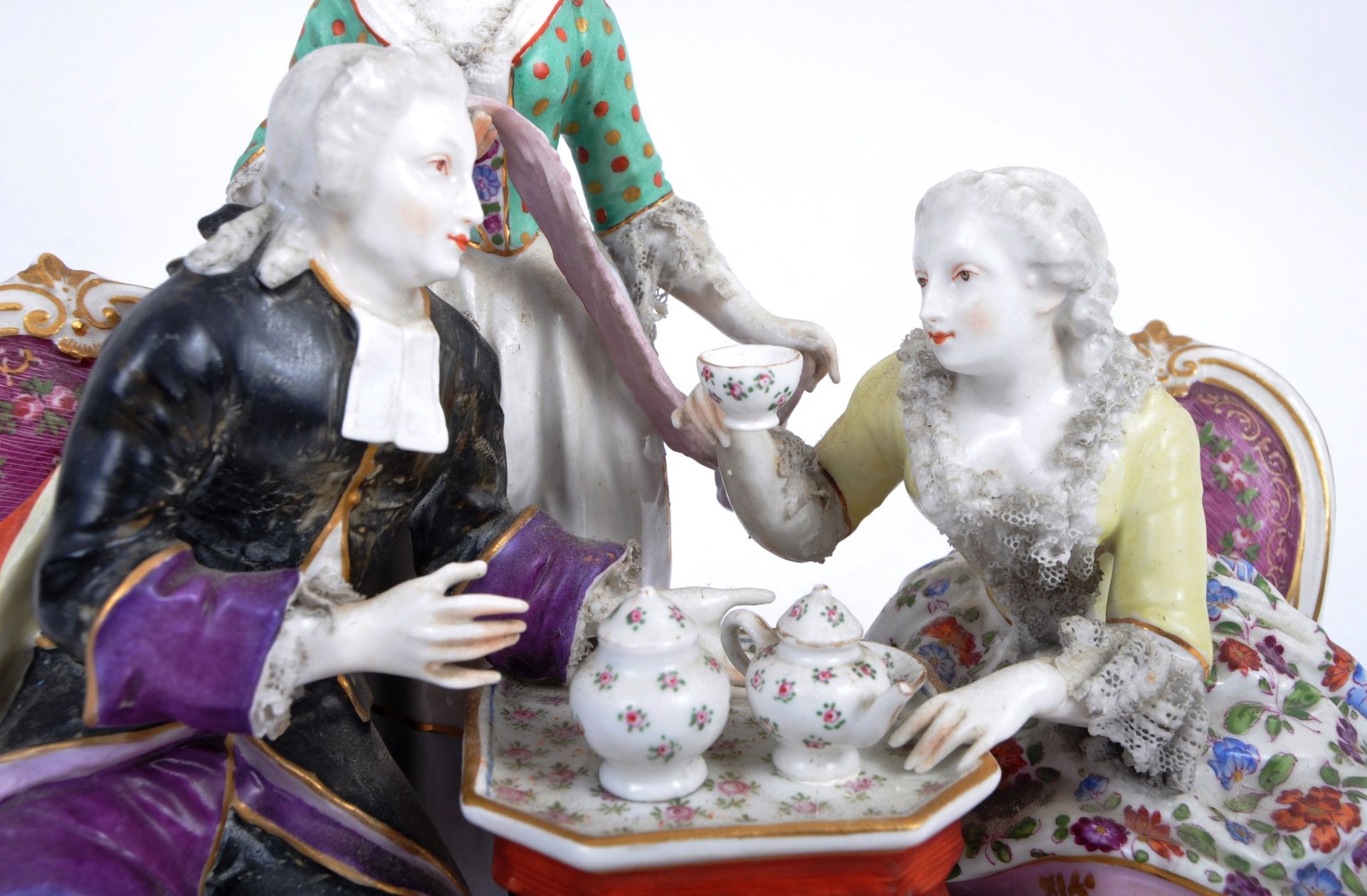 19TH CENTURY PORCELAIN MEISSEN FIGURINE GROUP - Image 5 of 7