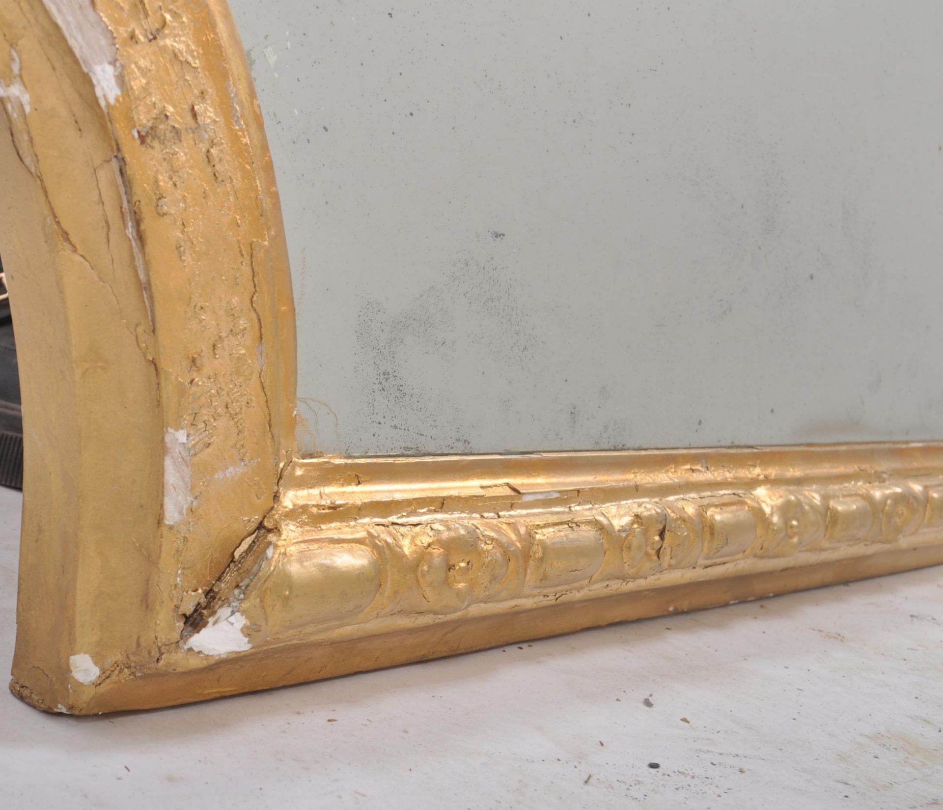 19TH CENTURY GILT WOOD & GESSO WORKED OVERMANTEL MIRROR - Image 4 of 6