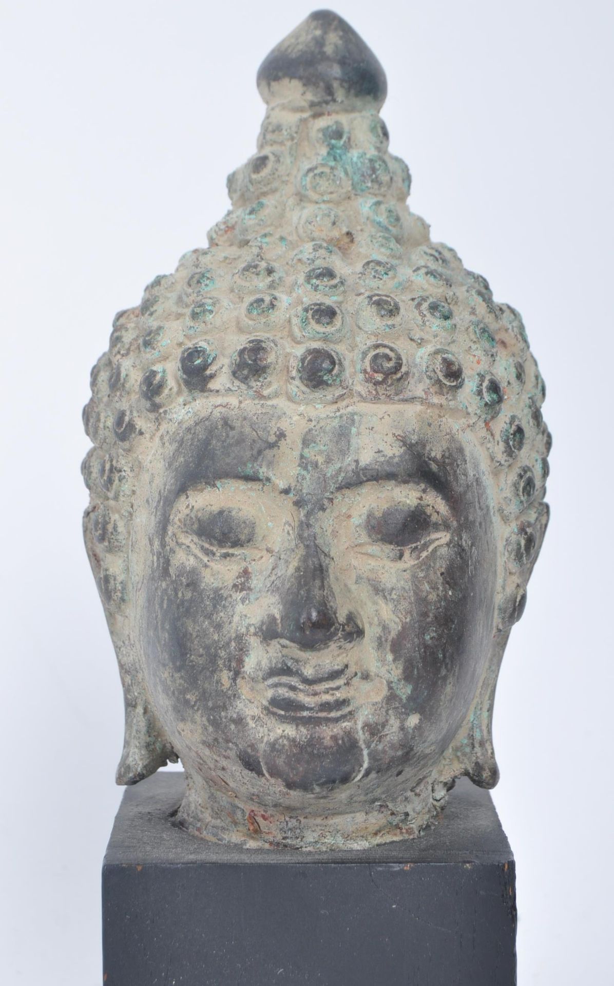 EARLY 20TH CENTURY BRONZE THAI BUDDHA HEAD - Image 2 of 5
