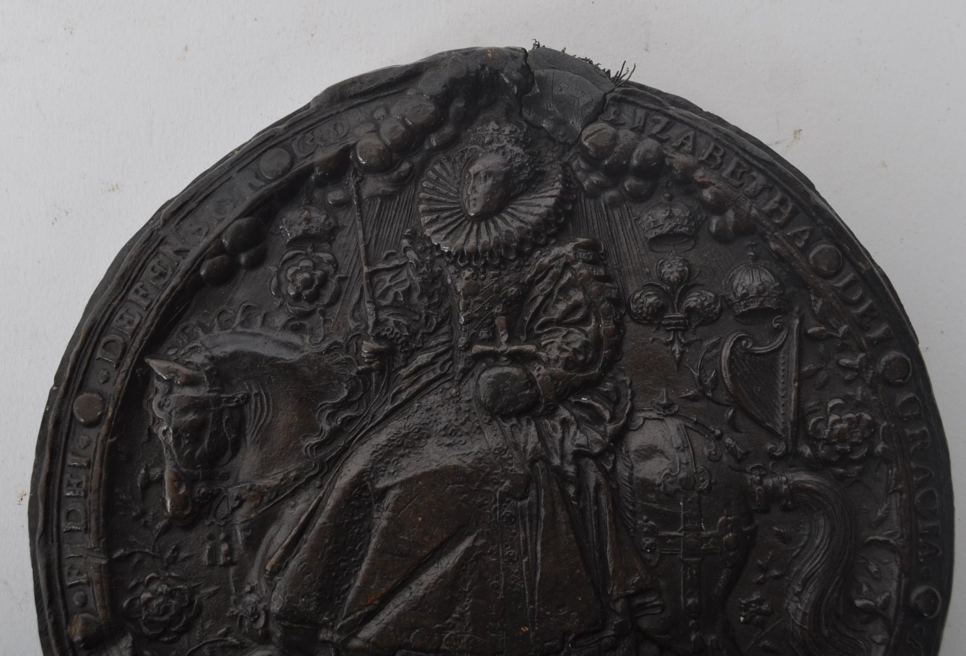 ELIZABETH I GREAT SEAL - LATE SIXTEENTH CENTURY WAX SEAL - Image 3 of 13