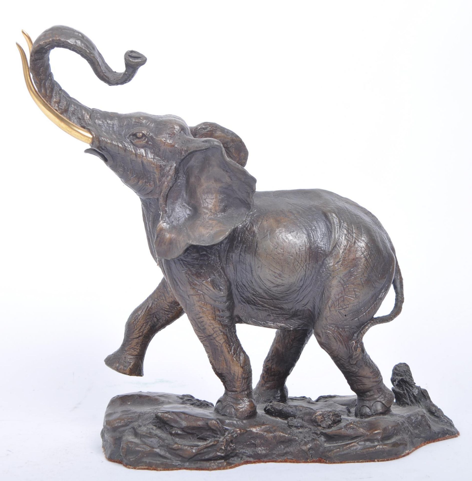 20TH CENTURY PATINATED BRONZE ELEPHANT FIGURINE - Image 3 of 8