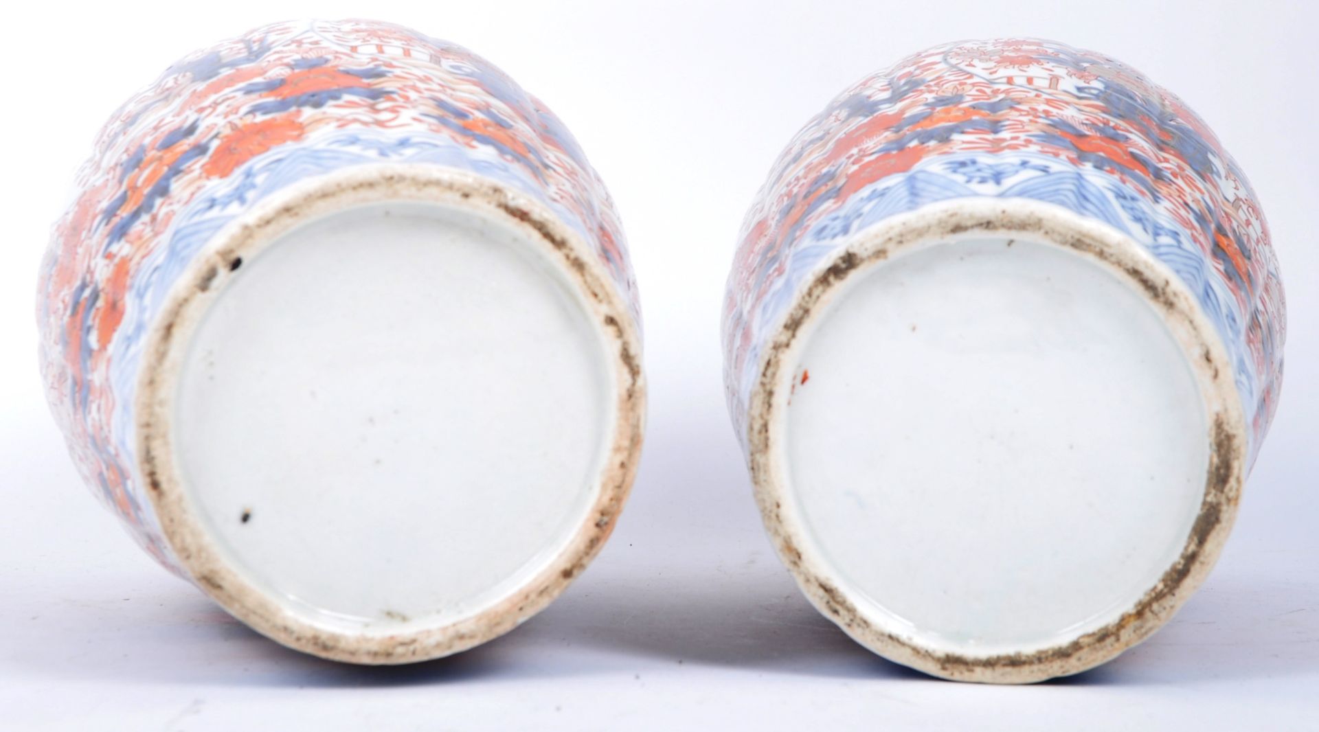 PAIR OF 19TH CENTURY JAPANESE TWIN IMARI URNS / VASES - Image 13 of 13