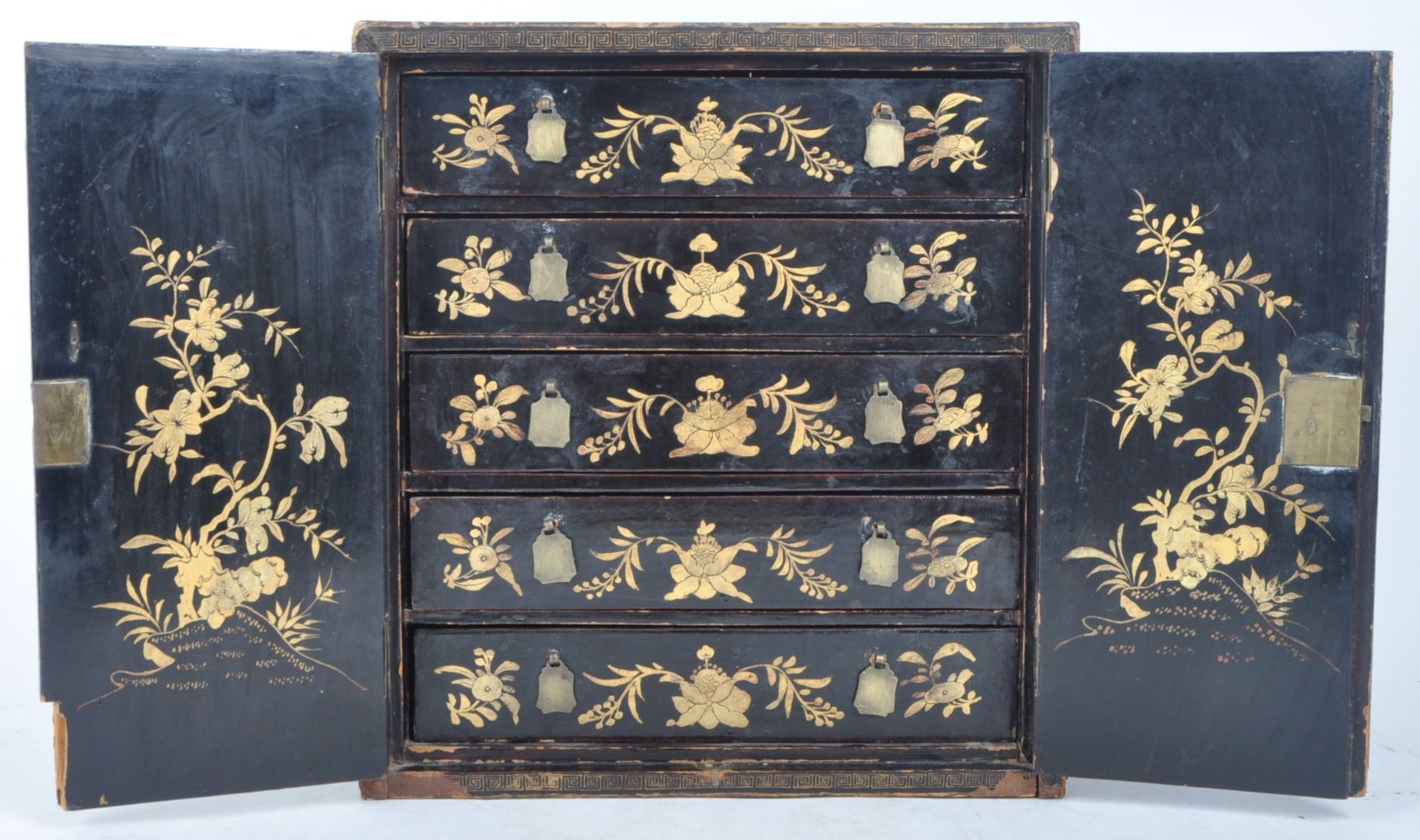 19TH CENTURY CHINESE BLACK LACQUER CABINET - Image 3 of 10