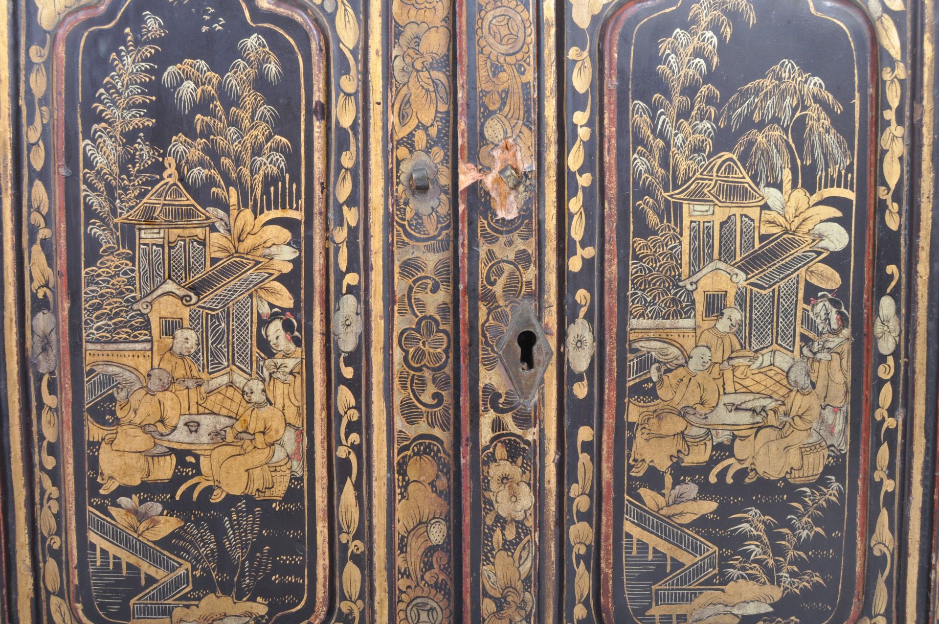 19TH CENTURY CHINESE BLACK LACQUER CABINET - Image 9 of 10