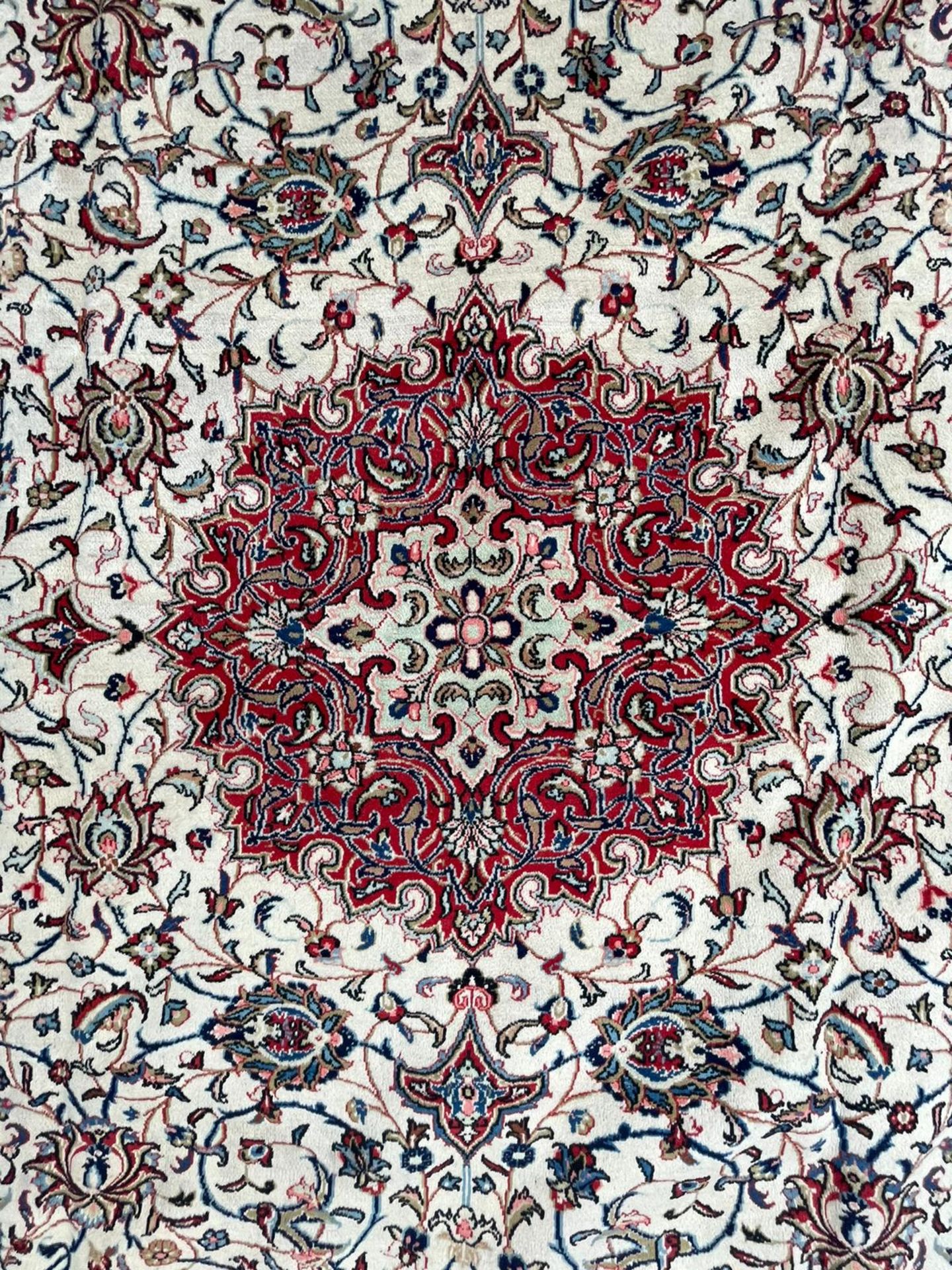 EARLY 20TH CENTURY NORTH WEST PERSIAN SAROUK FLOOR CARPET - Image 2 of 7