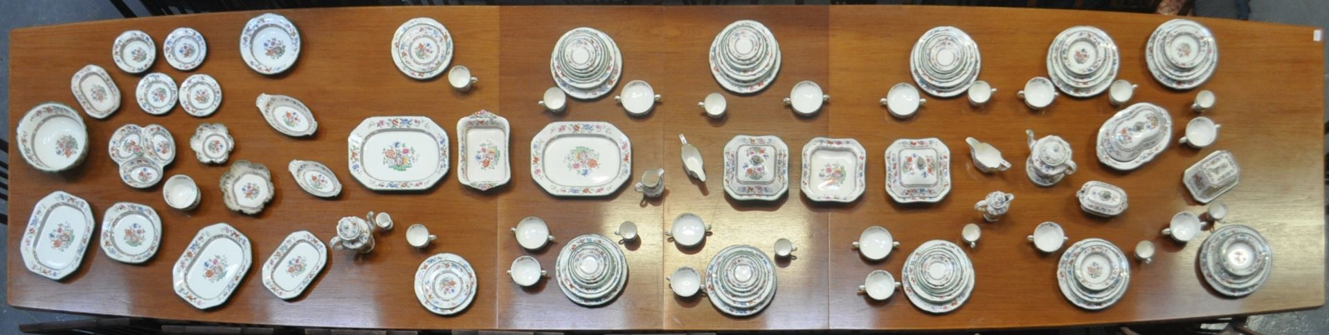 COPELAND SPODE CHINESE ROSE PATTERN DINNER SERVICE - Image 14 of 18