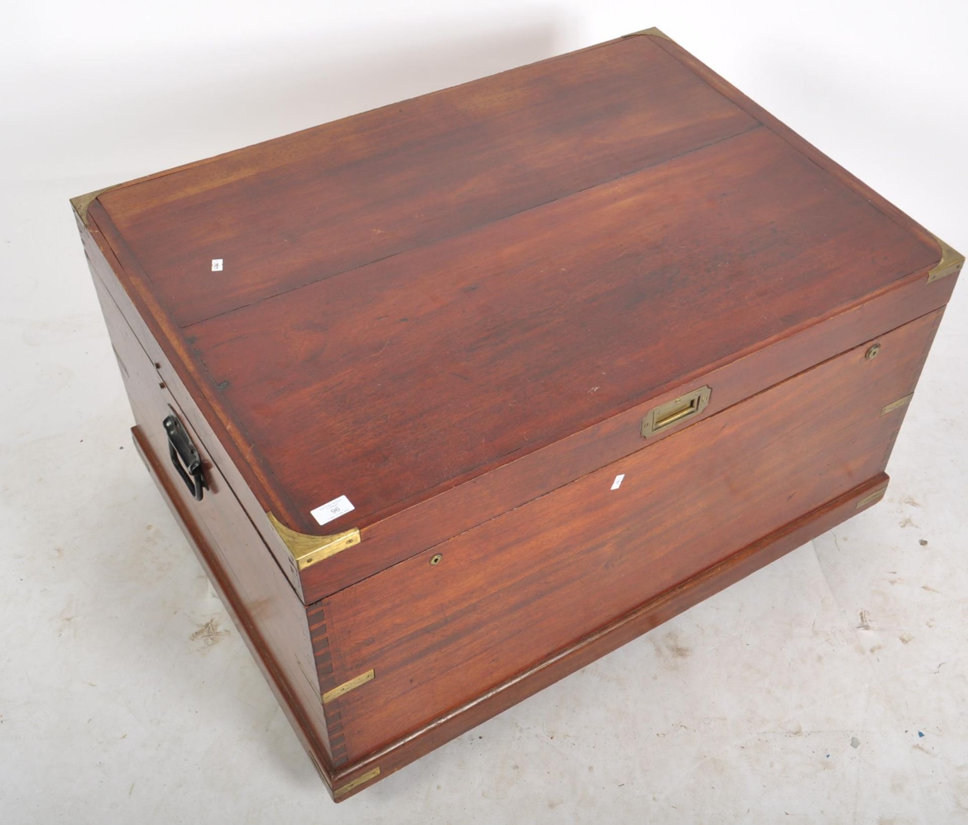 19TH CENTURY CAMPHOR WOOD CAMPAIGN CHEST / COFFER - Image 3 of 8