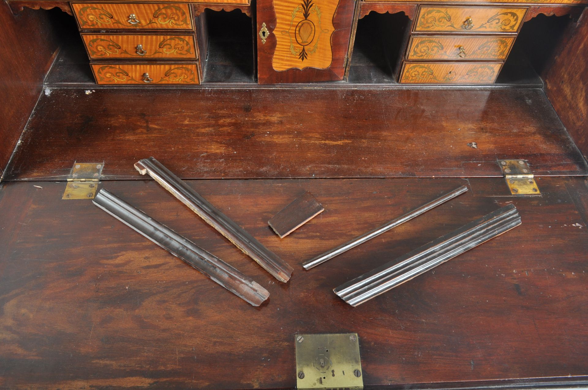 18TH CENTURY GEORGE III MARQUETRY INLAID BUREAU BOOKCASE - Image 17 of 23