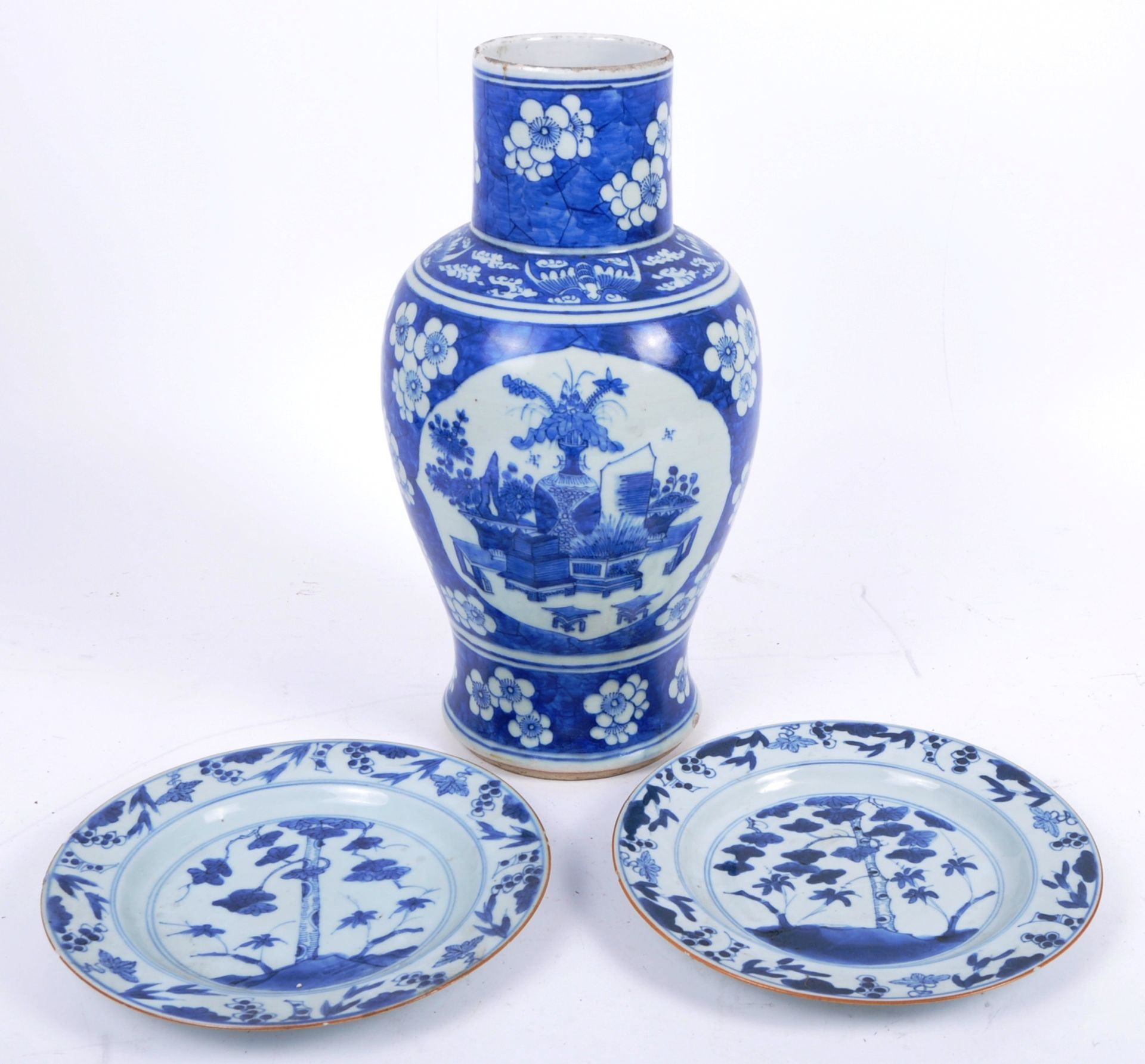 THREE 19TH CENTURY QING DYNASTY PORCELAIN & CERAMIC ITEMS - Image 2 of 9