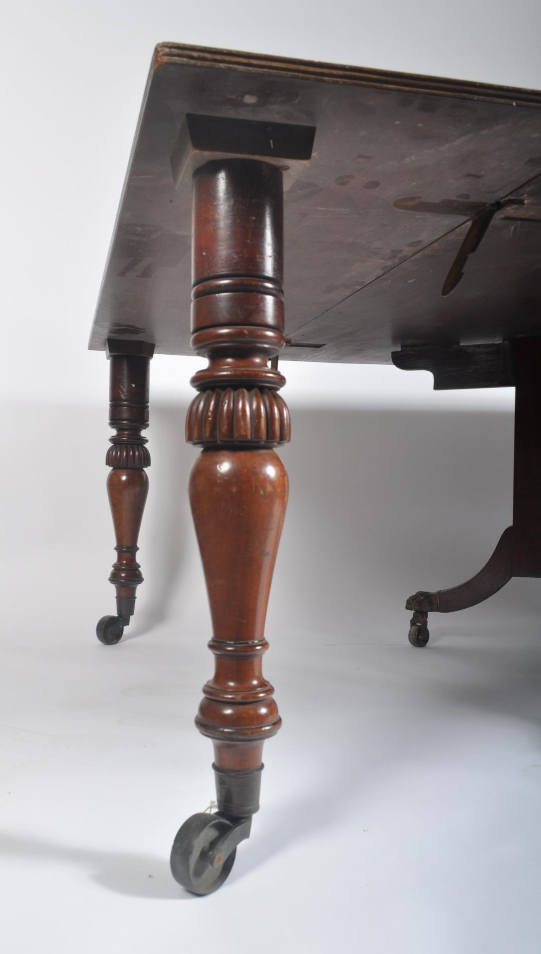 19TH CENTURY MAHOGANY CUMBERLAND ACTION DINING TABLE - Image 5 of 7