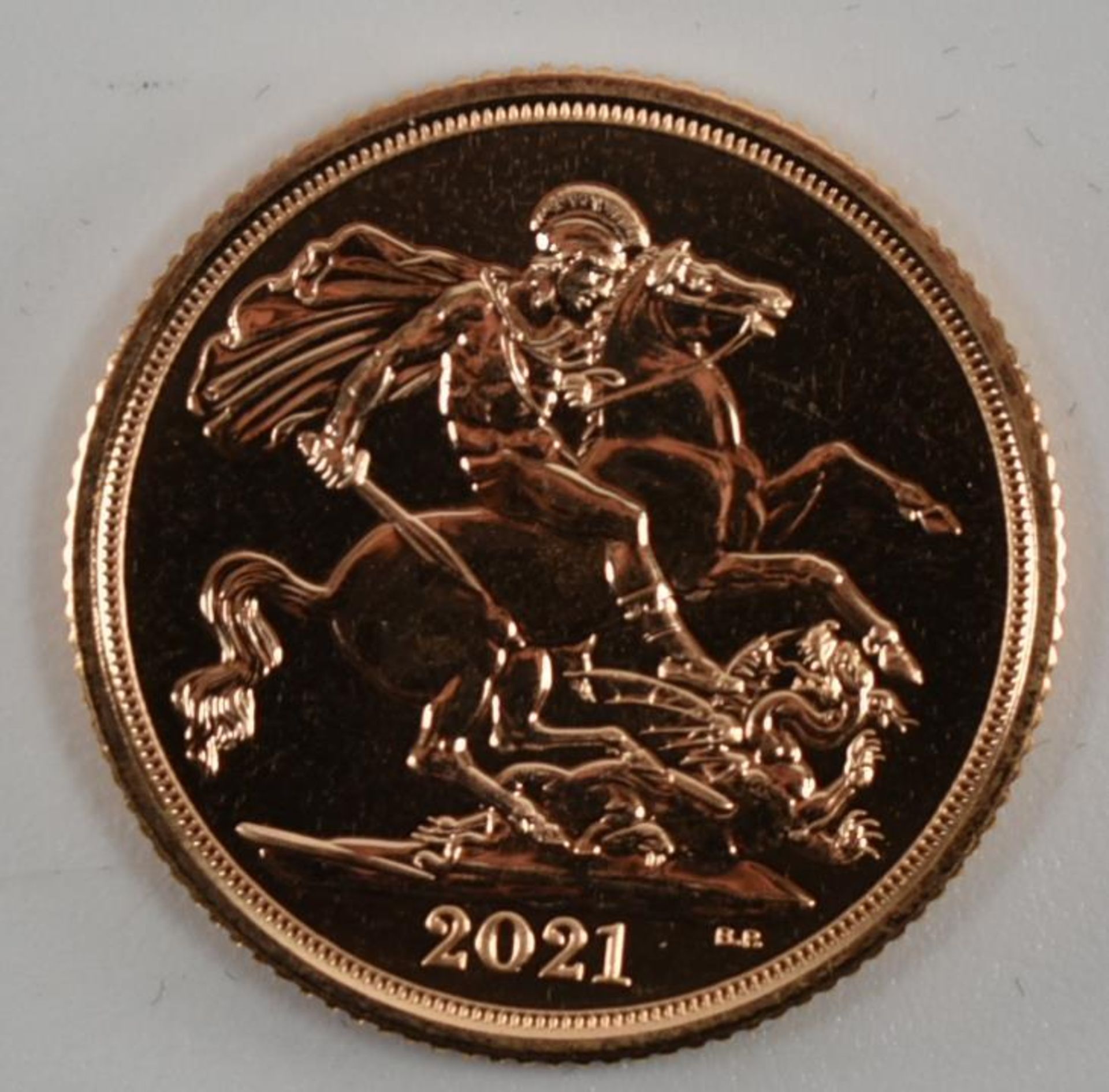 ELIZABETH II 2021 22CT GOLD FULL SOVEREIGN - Image 2 of 2