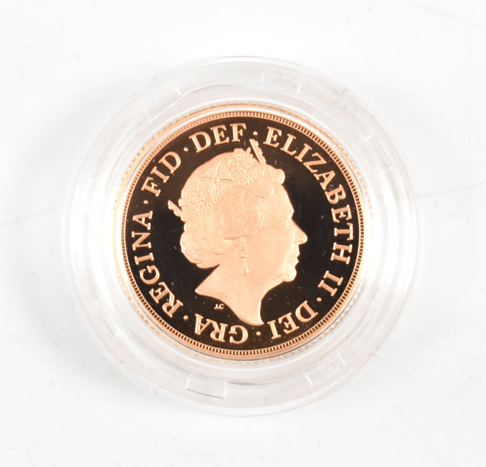 QUEEN ELIZABETH II 2015 FIFTH PORTRAIT FIRST EDITION 22CT GOLD PROOF SOVEREIGN1 - Image 3 of 3