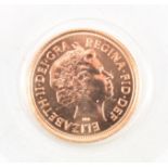 ELIZABETH II 2005 22CT GOLD HALF SOVEREIGN