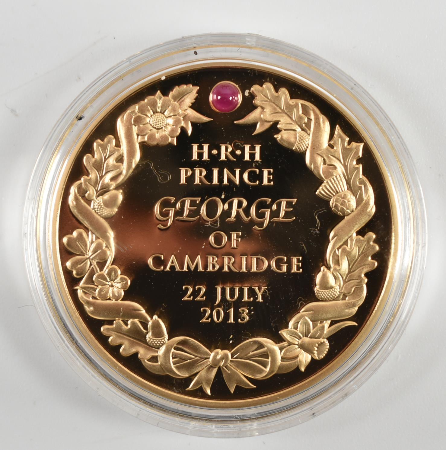 22CT GOLD 34G BIRTH OF PRINCE GEORGE MEDALLION COIN - Image 2 of 7