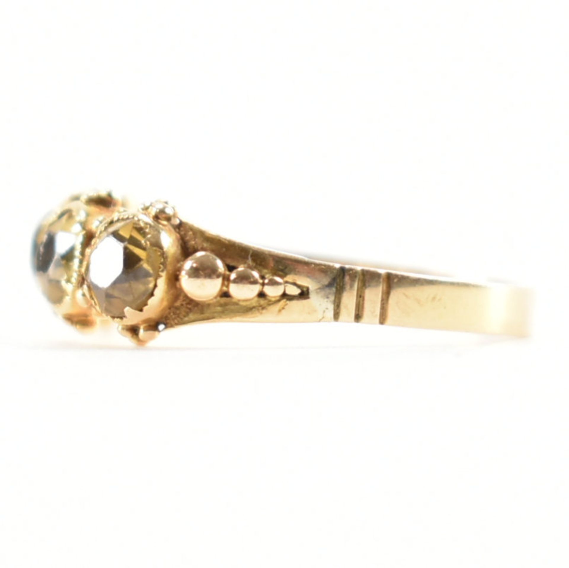 19TH CENTURY YELLOW ZIRCON FIVE STONE RING - Bild 2 aus 7