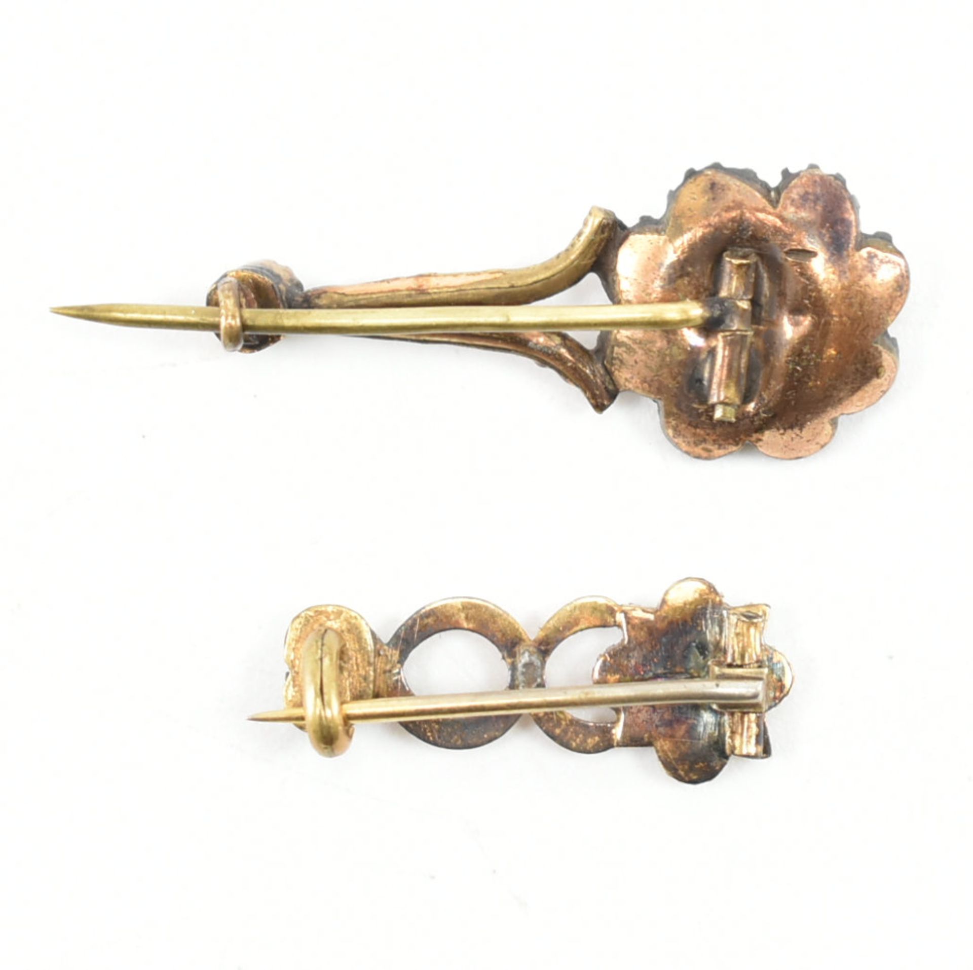 TWO ANTIQUE COMET YELLOW METAL & STONE SET BROOCH PINS - Image 3 of 5