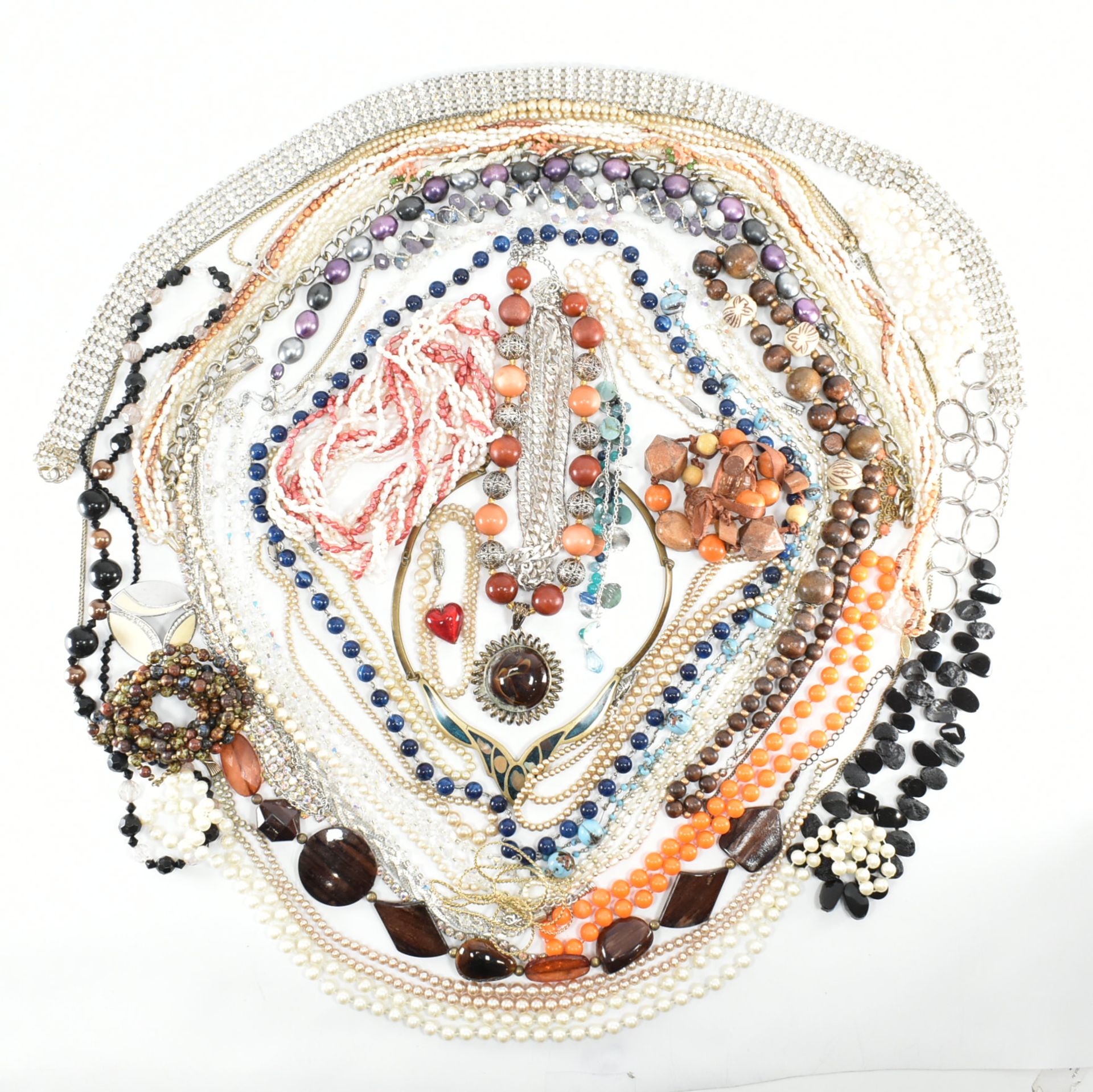 COLLECTION OF ASSORTED COSTUME JEWELLERY NECKLACES - Image 2 of 12