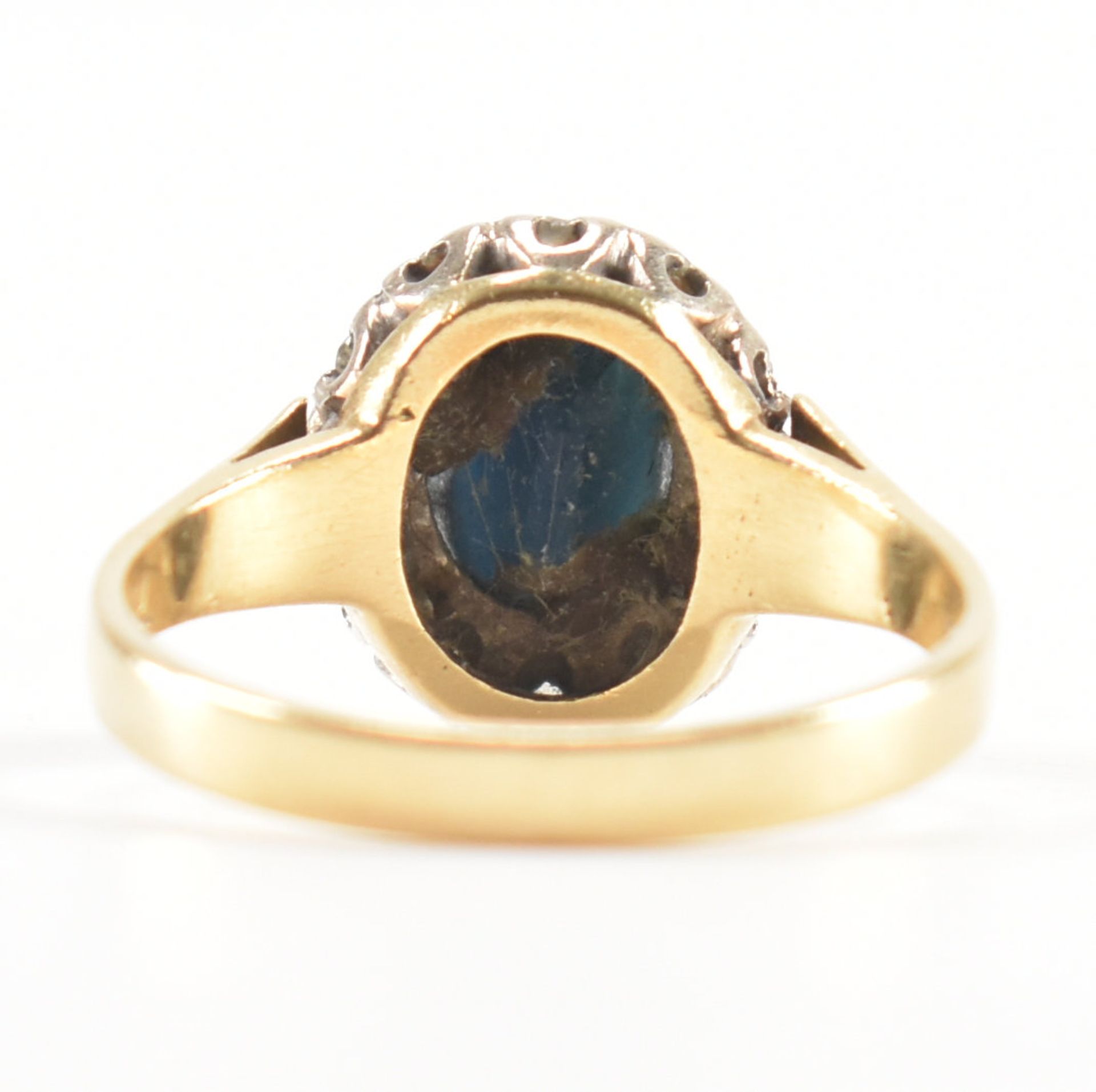 HALLMARKED 18CT GOLD SAPPHIRE & DIAMOND HALO RING - Bild 5 aus 10