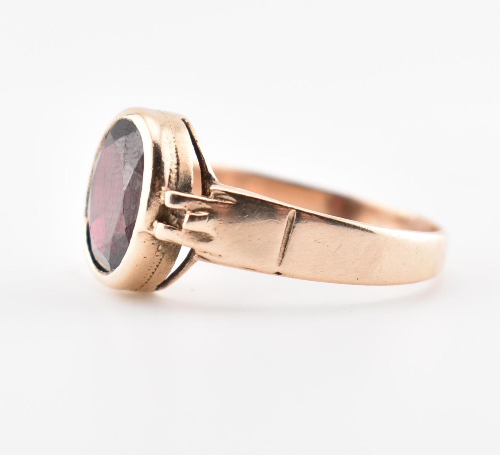 HALLMARKED 9CT GOLD & GARNET RING - Image 2 of 6