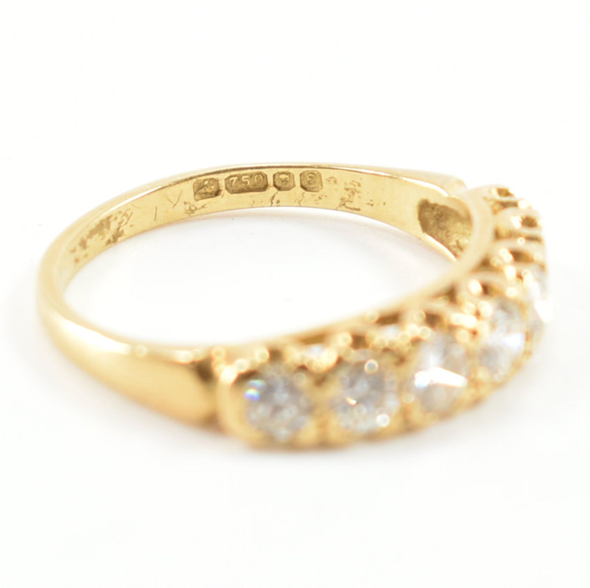 HALLMARKED 18CT GOLD & DIAMOND SEVEN STONE RING - Image 6 of 9