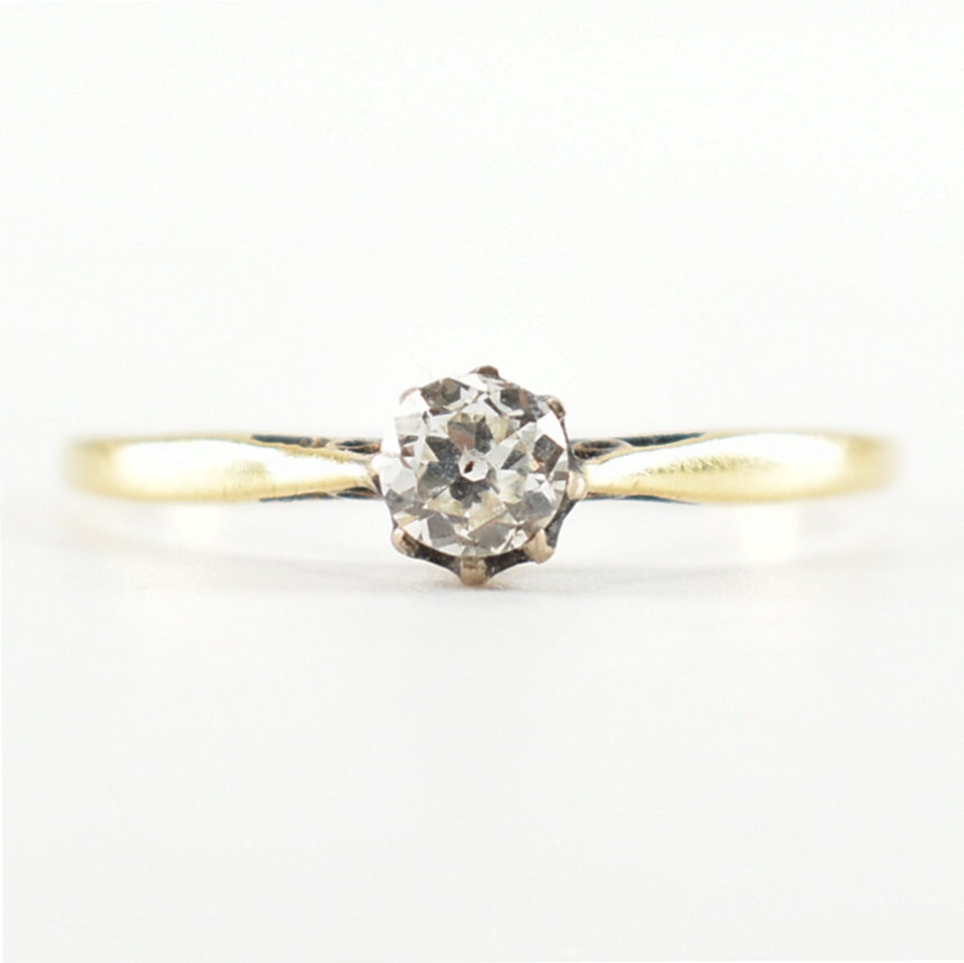 VINTAGE GOLD & DIAMOND SOLITAIRE RING