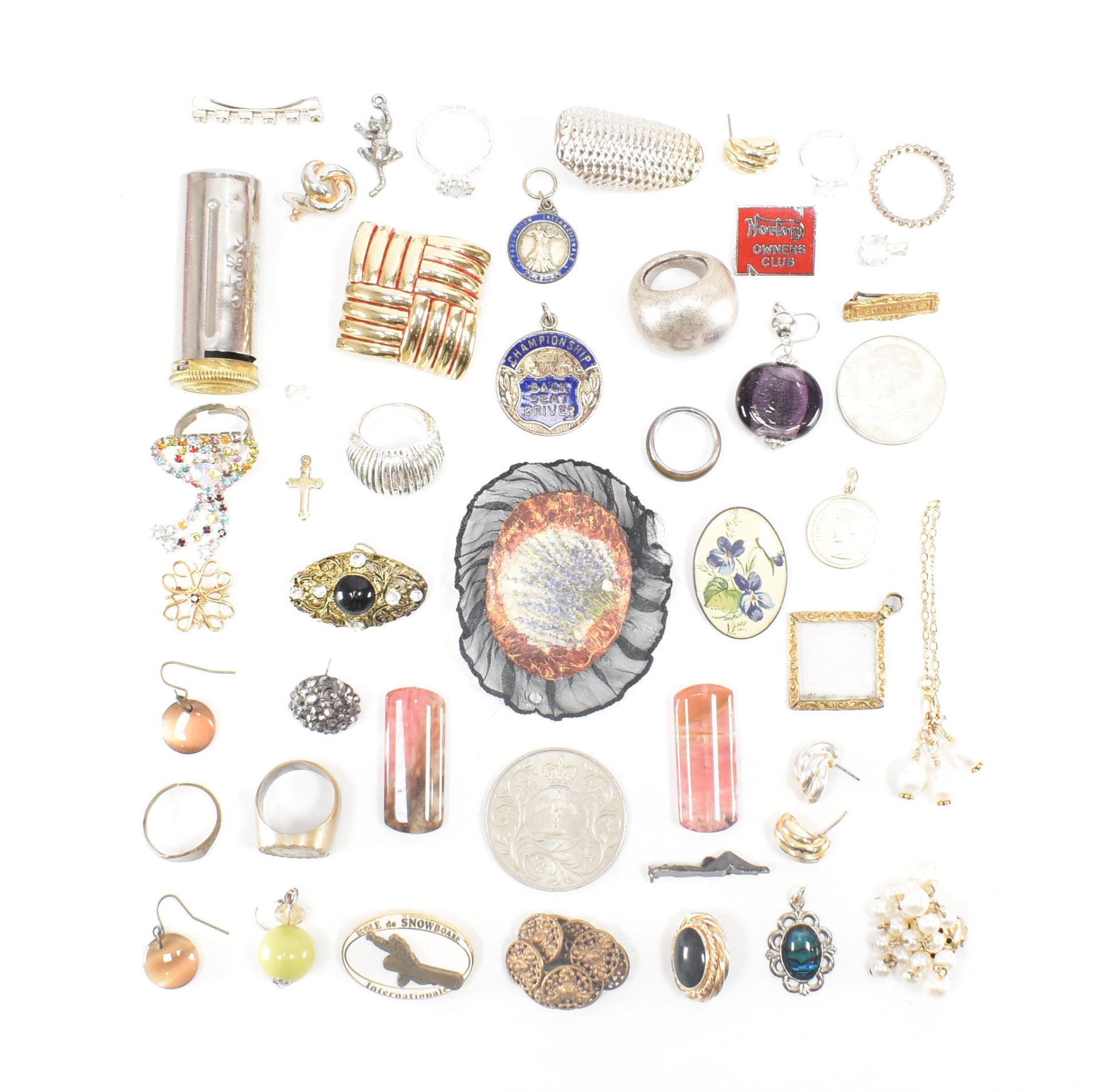 COLLECTION OF ASSORTED COSTUME JEWELLERY - Image 11 of 12