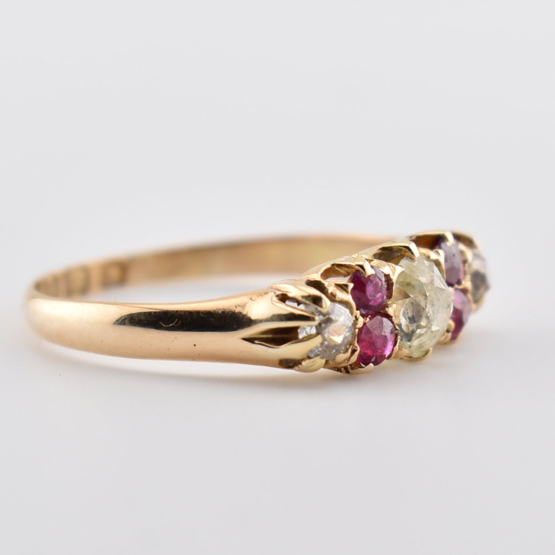VICTORIAN HALLMARKED 18CT GOLD DIAMOND & RED STONE RING - Image 3 of 7