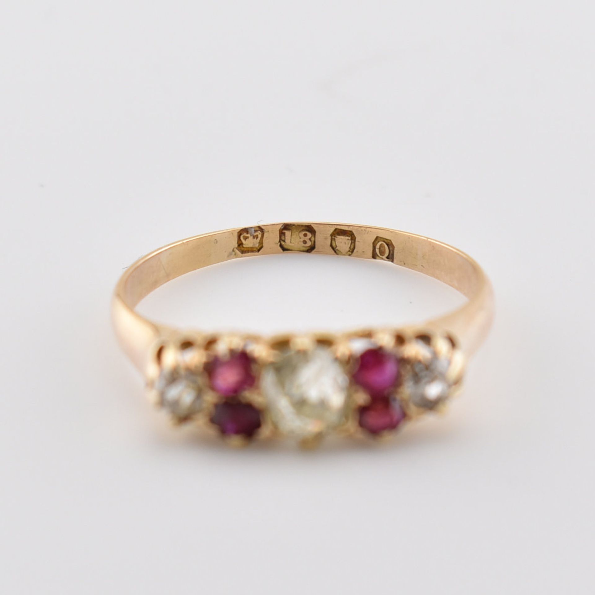 VICTORIAN HALLMARKED 18CT GOLD DIAMOND & RED STONE RING - Image 4 of 7