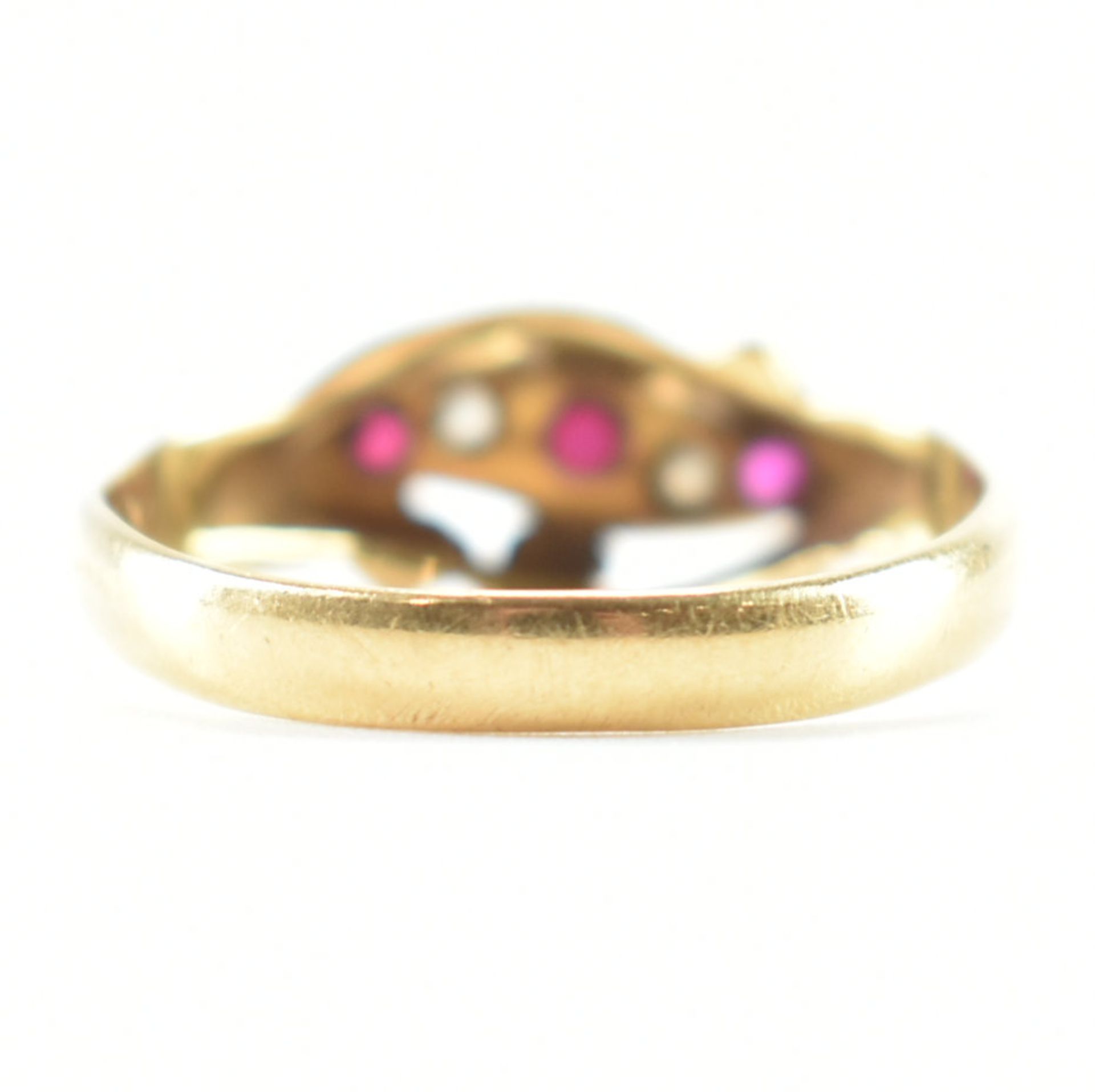 HALLMARKED 18CT GOLD SPINEL & DIAMOND RING - Image 3 of 8