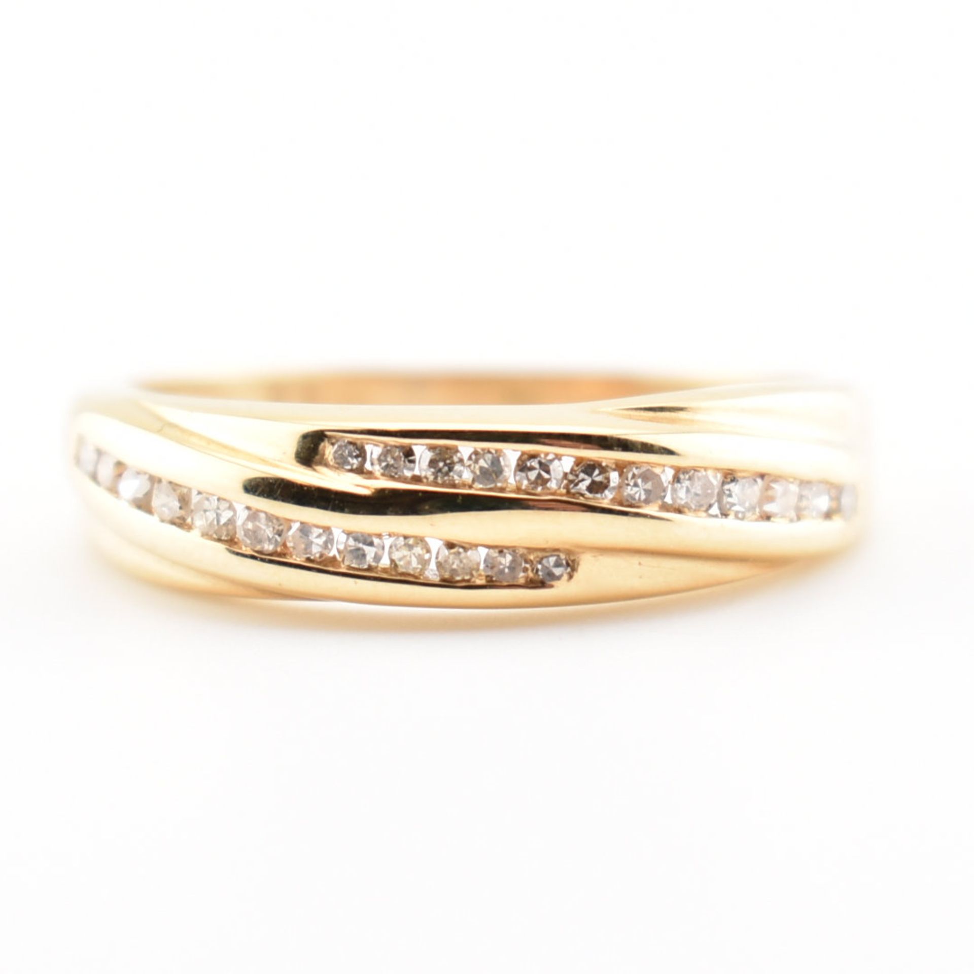 HALLMARKED 18CT GOLD & DIAMOND CROSSOVER RING