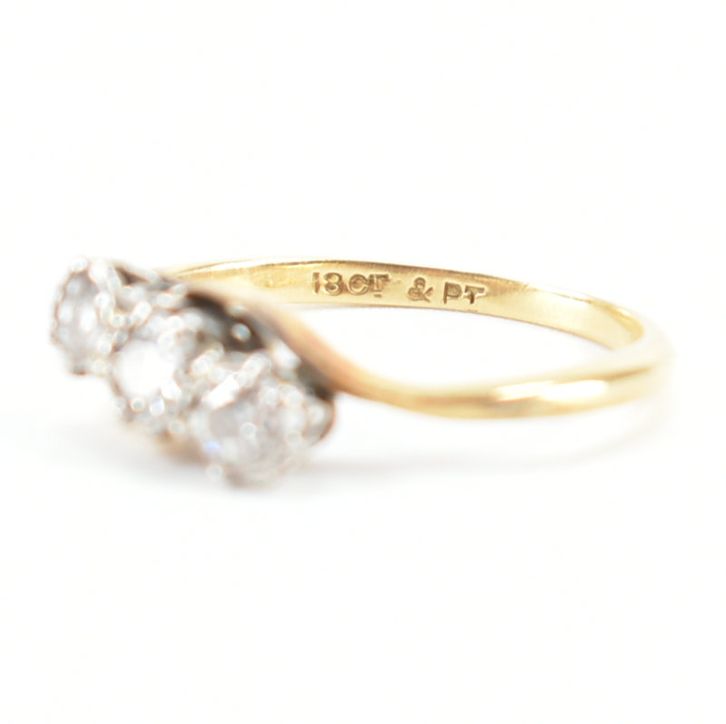 18CT GOLD & PLATINUM DIAMOND THREE STONE RING - Image 8 of 10