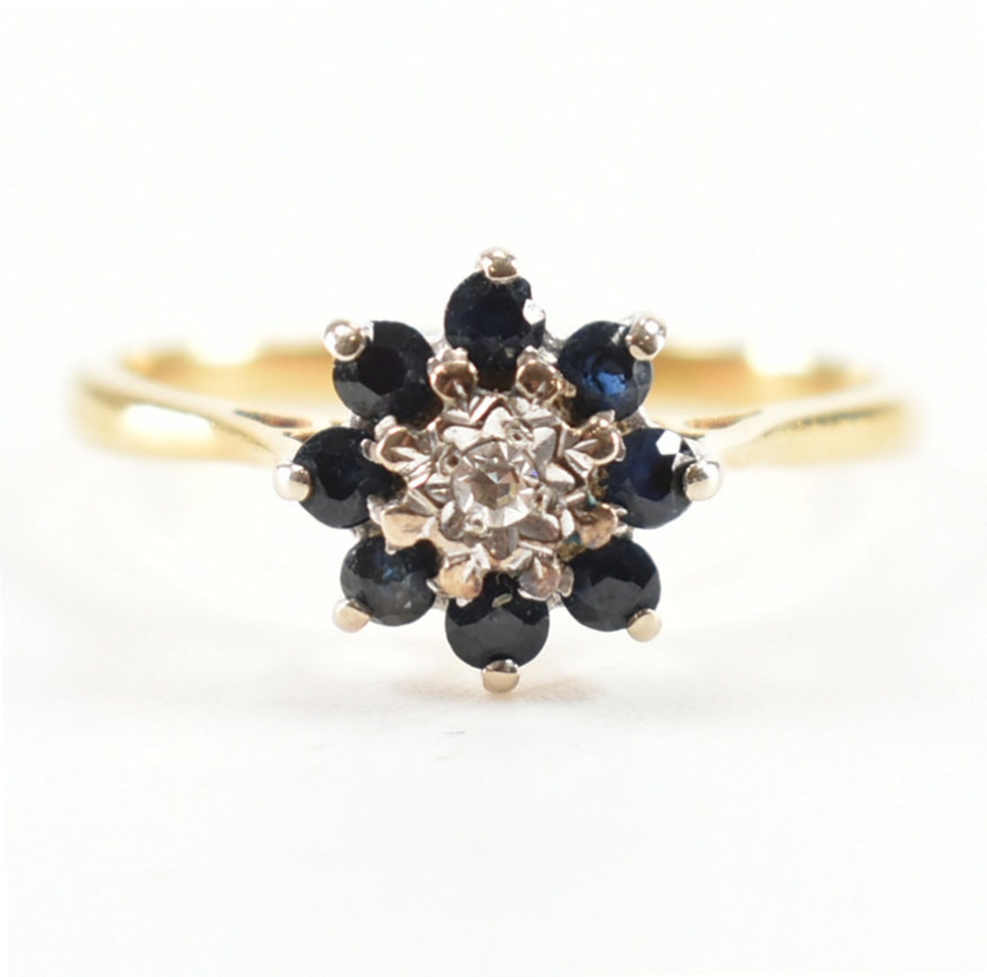 VINTAGE GOLD SAPPHIRE & DIAMOND CLUSTER RING