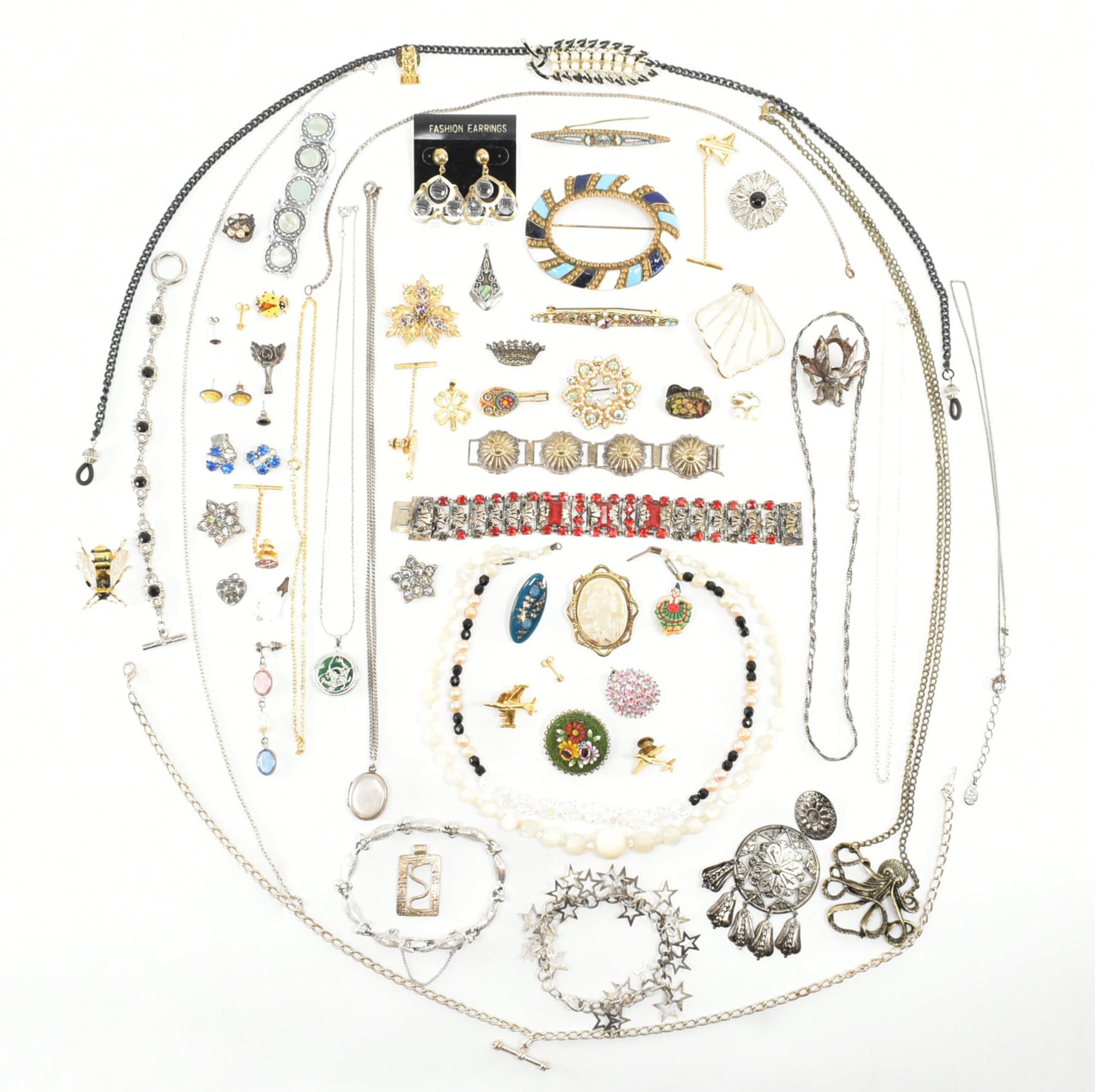 COLLECTION OF ASSORTED COSTUME JEWELLERY