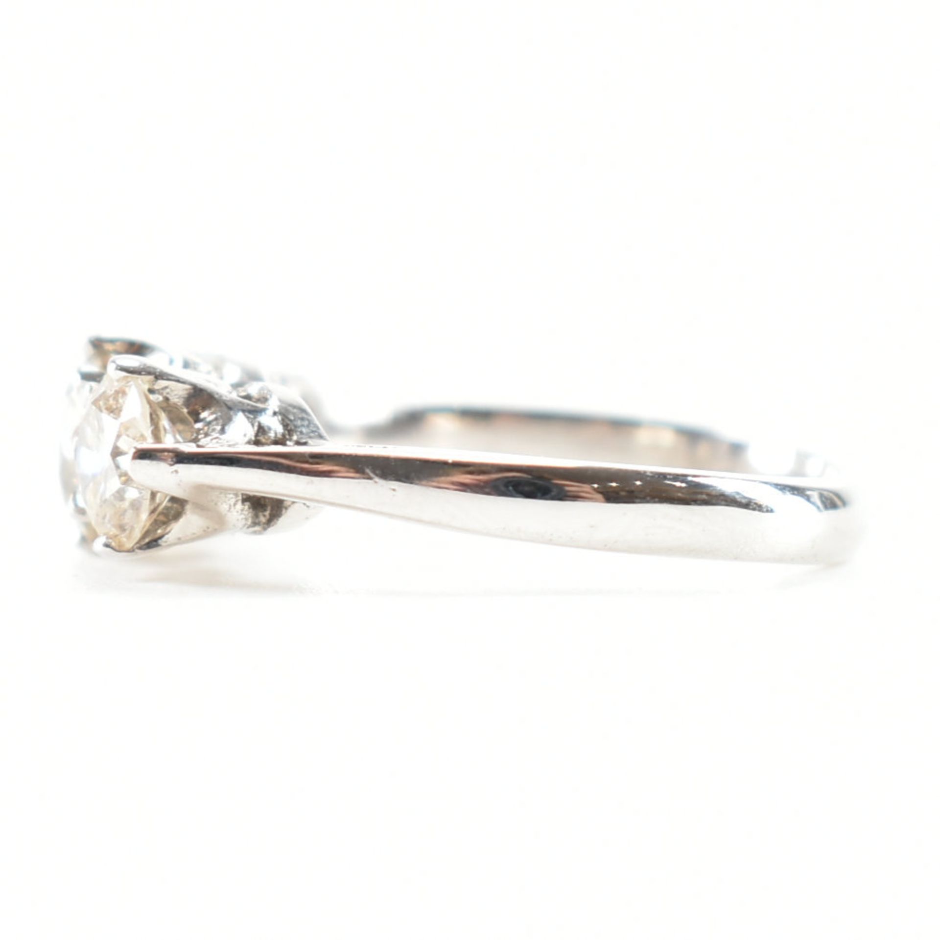 WHITE GOLD & DIAMOND THREE STONE RING - Image 2 of 10