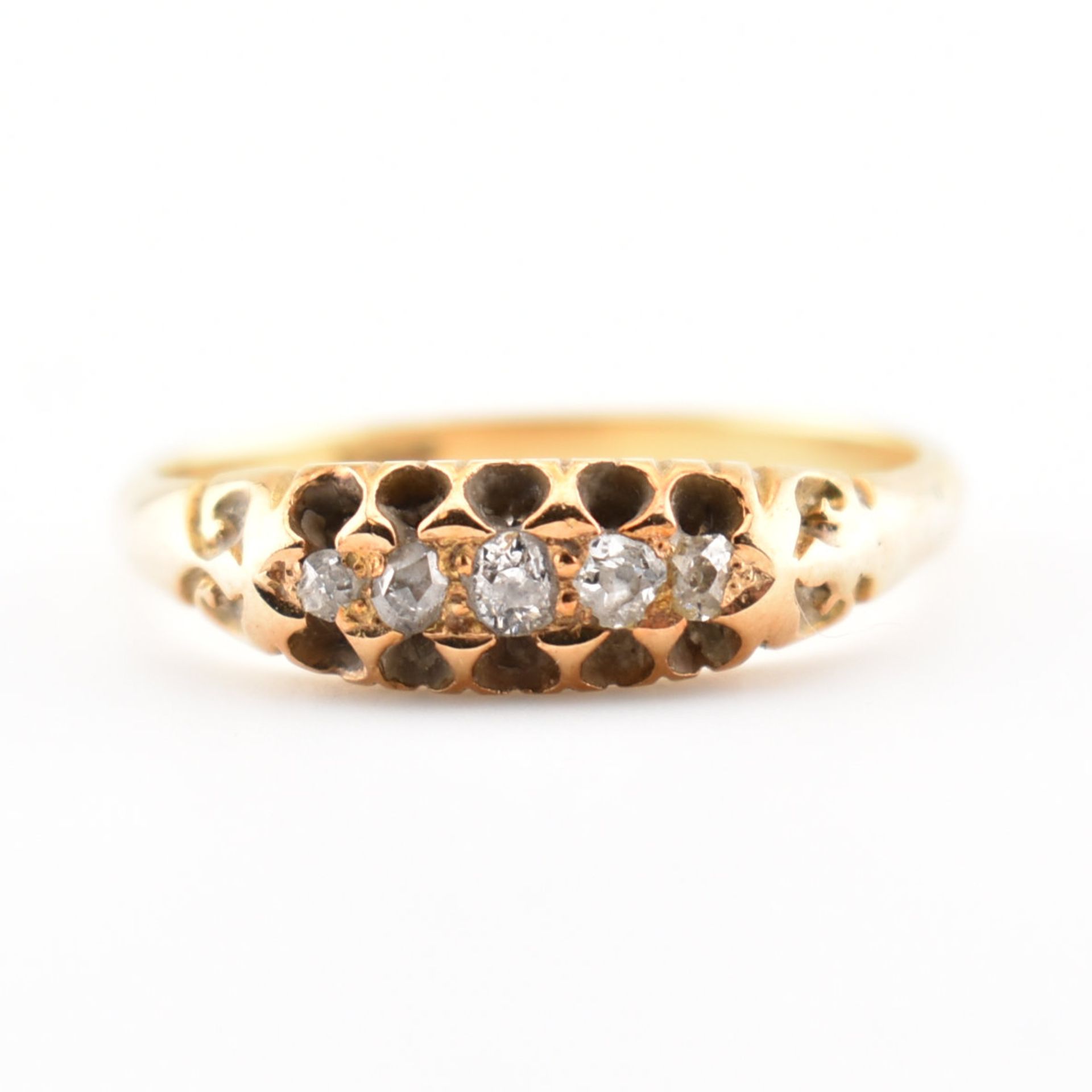 18CT GOLD & DIAMOND FIVE STONE RING