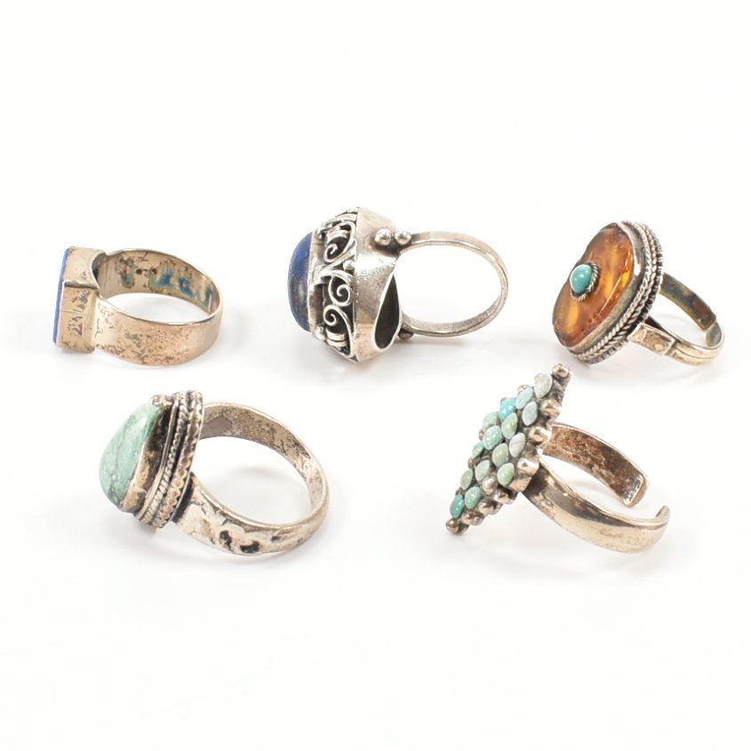 COLLECTION OF ASSORTED SILVER & STONE SET RINGS - Image 2 of 7