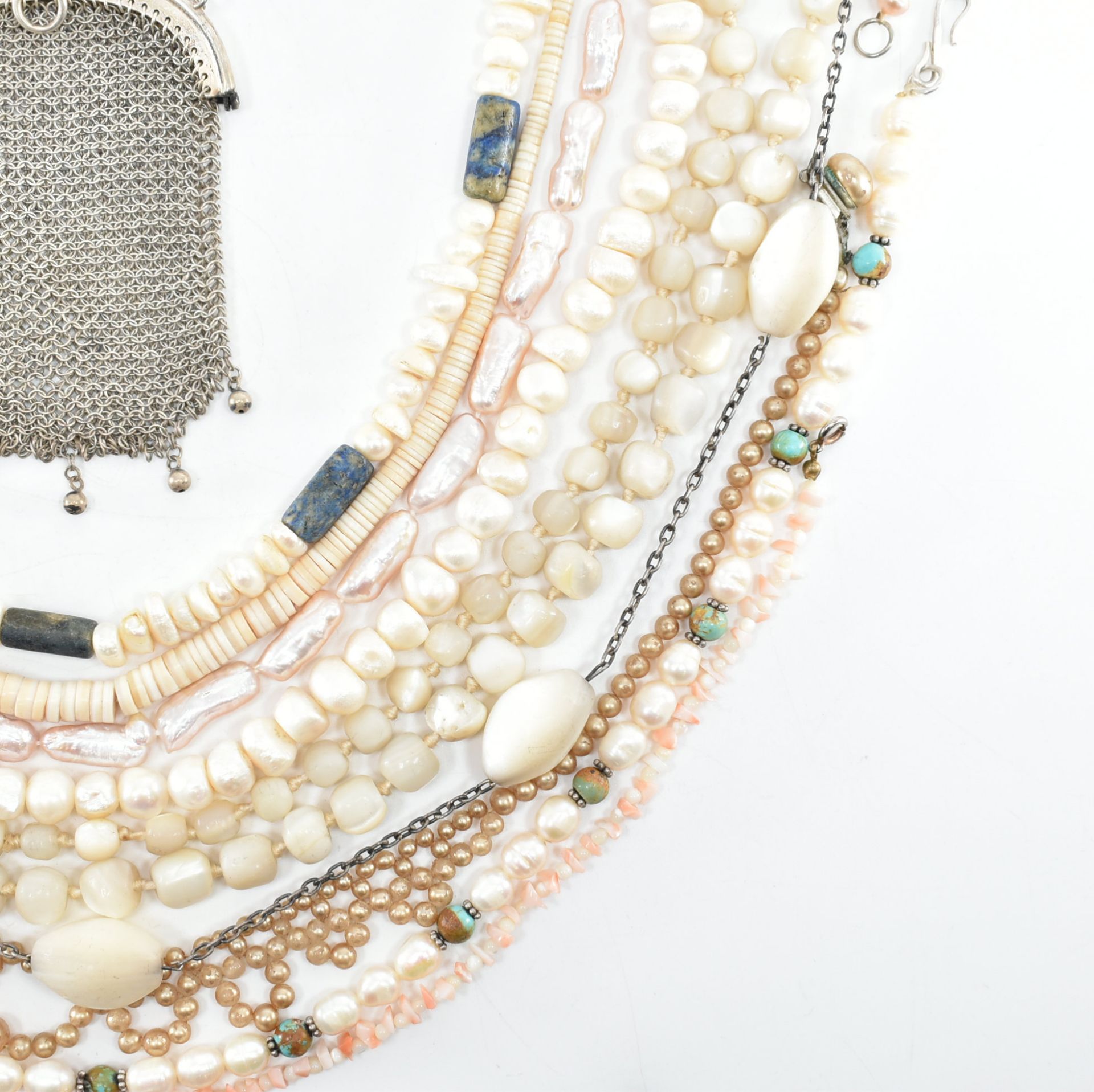 COLLECTION OF ASSORTED SHELL PEARL STONE & BEAD JEWELLERY - Image 3 of 6