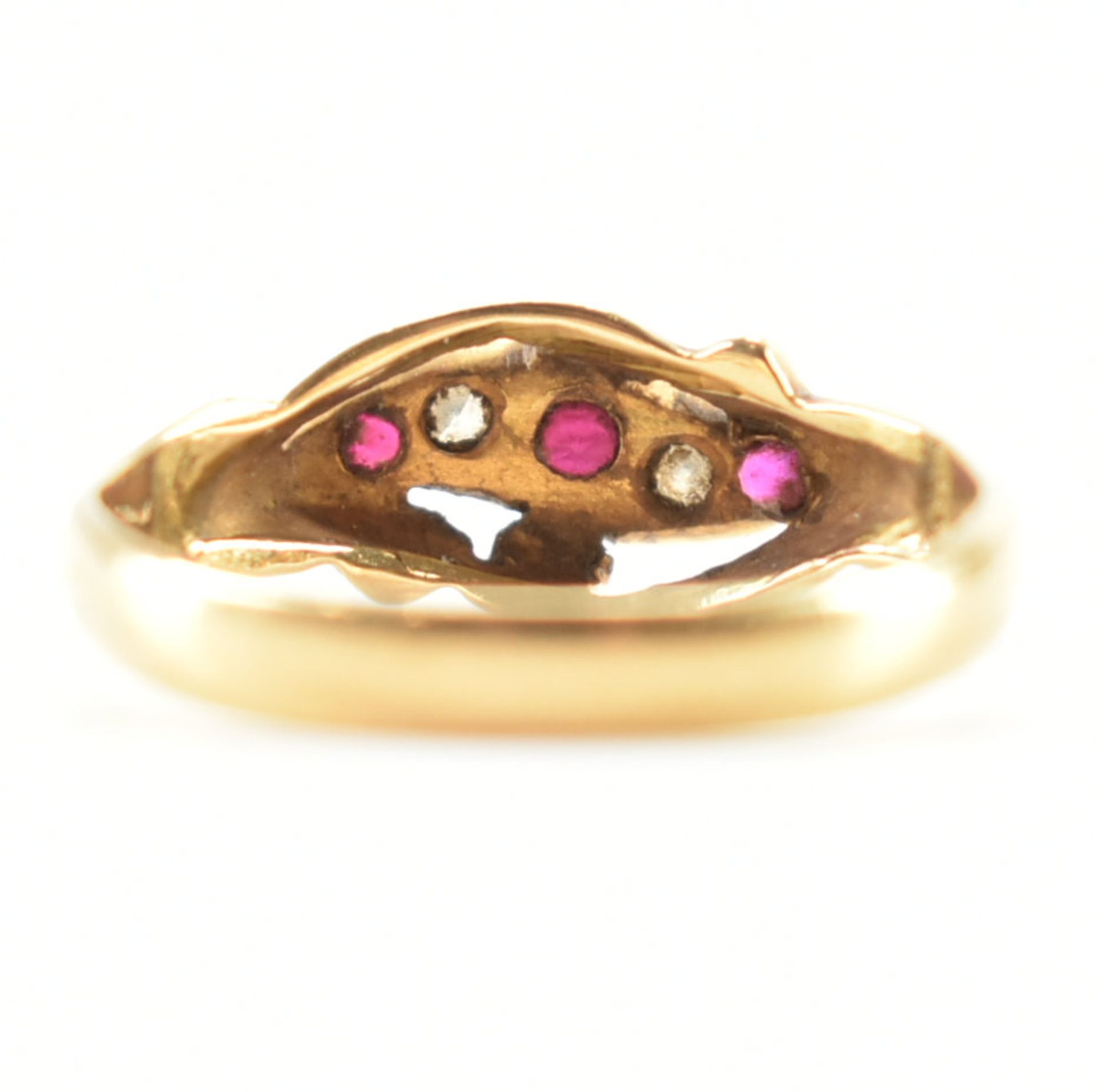 HALLMARKED 18CT GOLD SPINEL & DIAMOND RING - Image 4 of 8