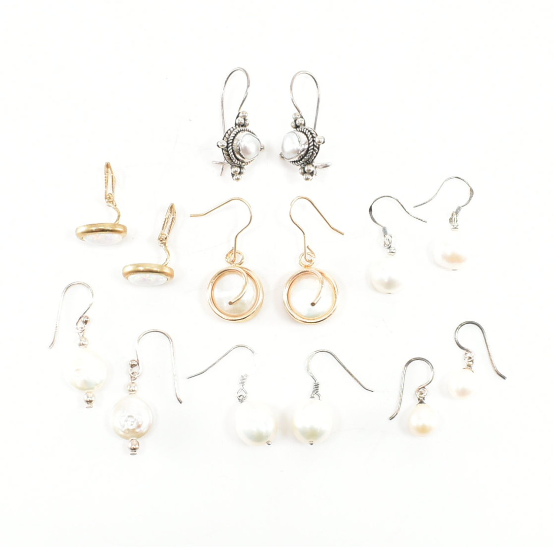 ASSORTED COLLECTION OF PEARL SET EARRINGS