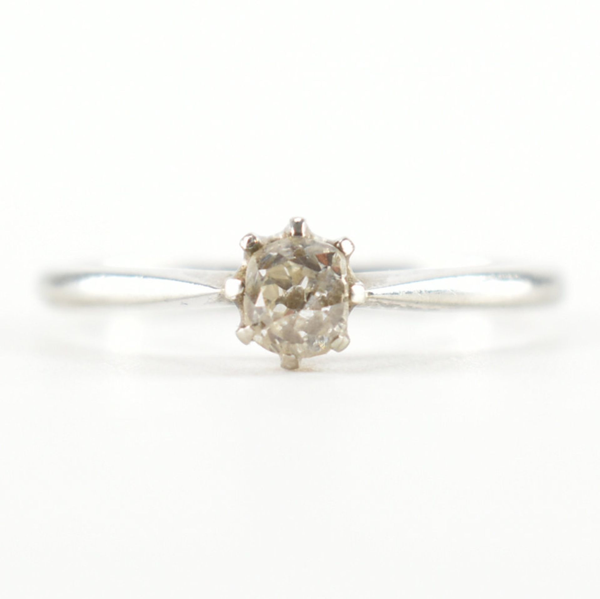 18CT WHITE GOLD & DIAMOND SOLITAIRE RING - Image 2 of 9